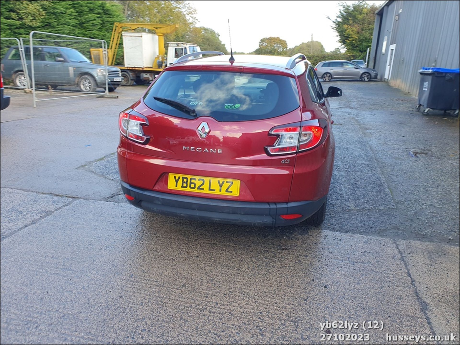 13/62 RENAULT MEGANE EXPRESSION PLUS DC - 1461cc 5dr Estate (Red, 211k) - Image 13 of 57