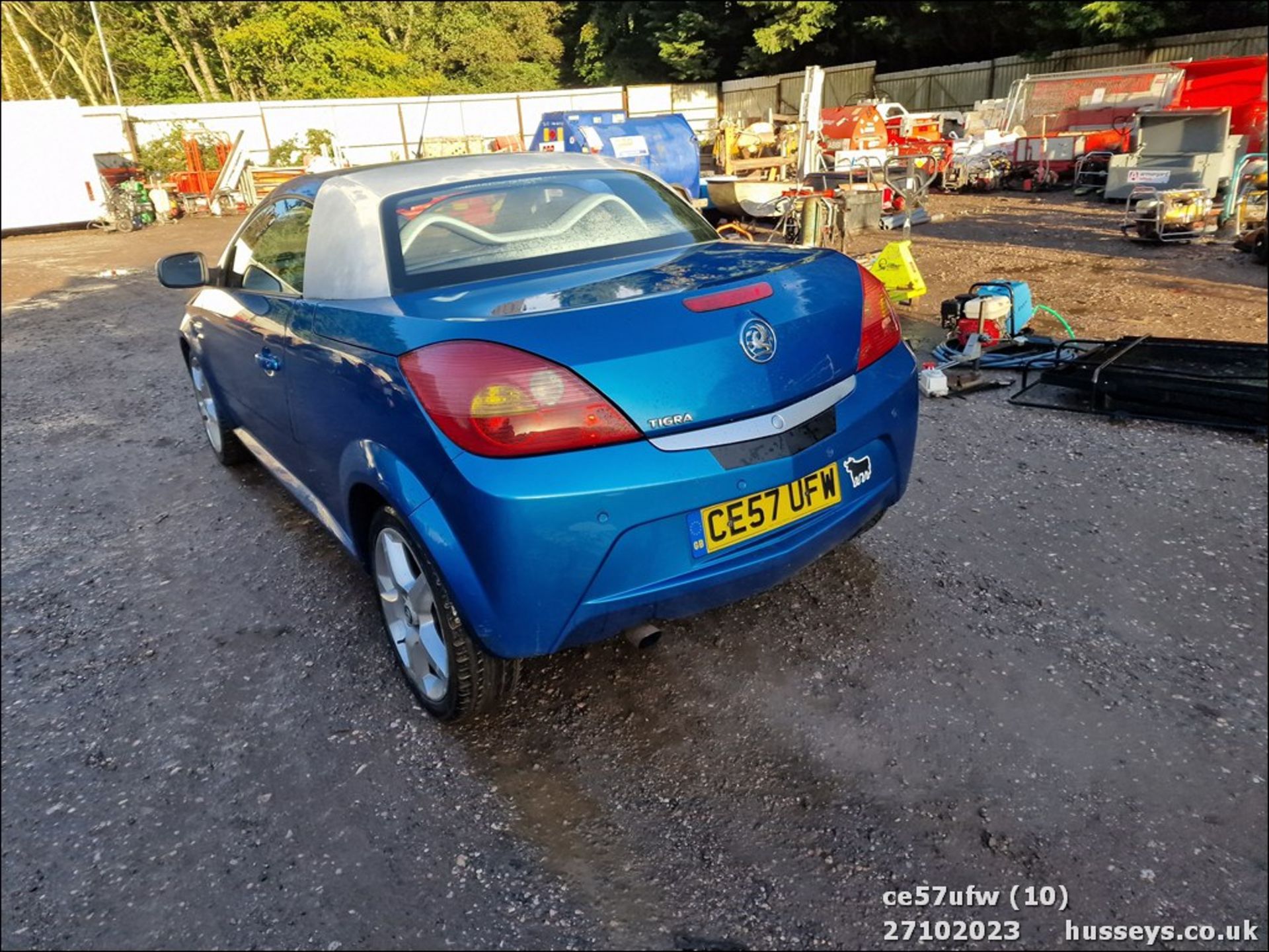 07/57 VAUXHALL TIGRA EXCLUSIV - 1364cc 2dr Convertible (Blue) - Image 32 of 41