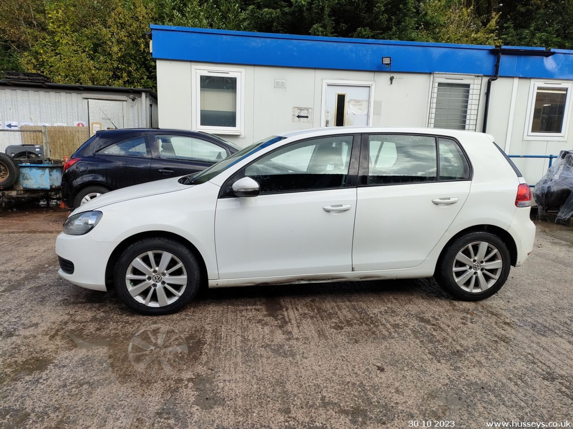 12/61 VOLKSWAGEN GOLF MATCH TDI BLUETECH - 1598cc 5dr Hatchback (White, 160k) - Image 14 of 42