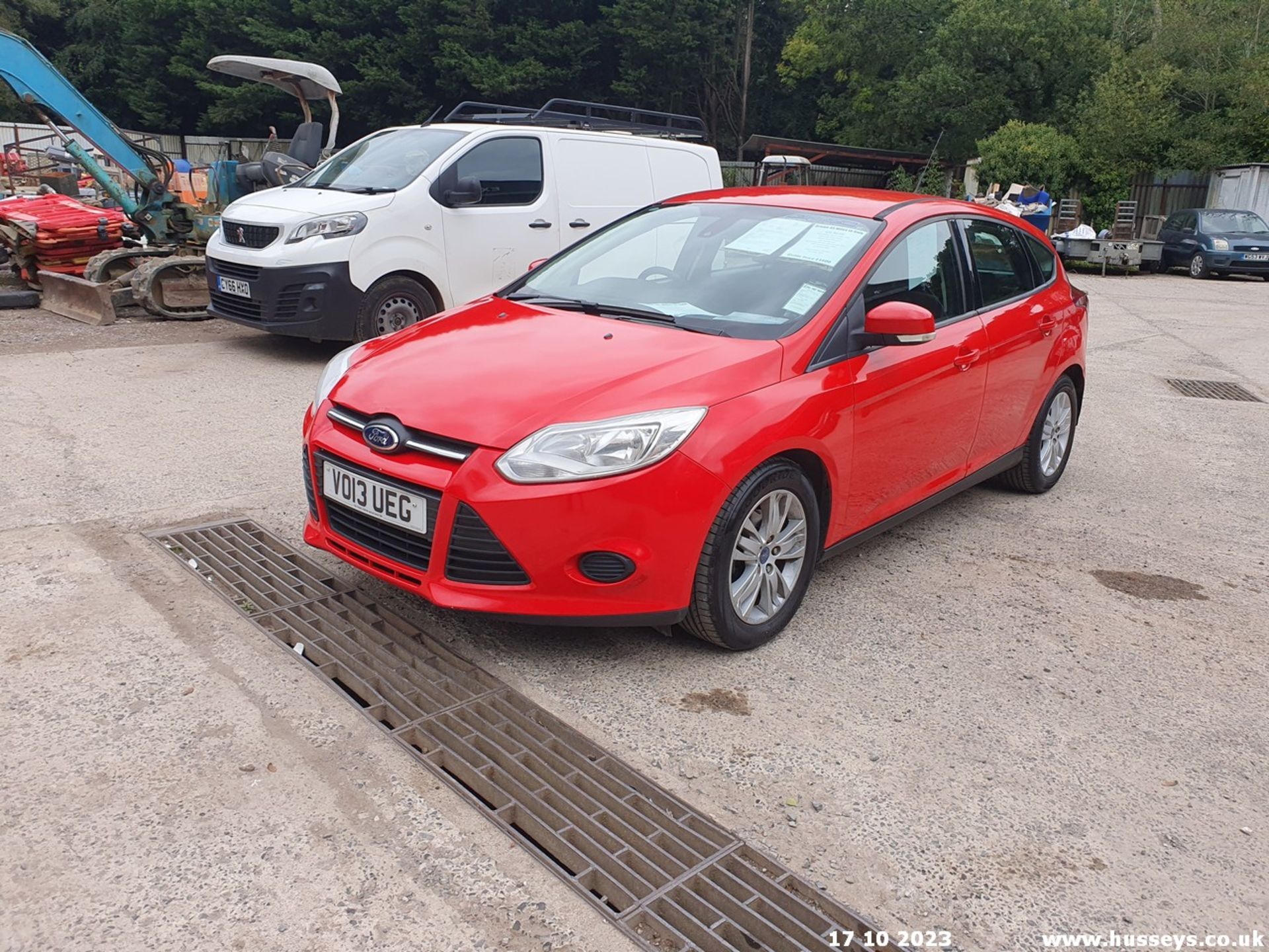 13/13 FORD FOCUS EDGE TDCI 115 - 1560cc 5dr Hatchback (Red, 186k) - Image 4 of 70