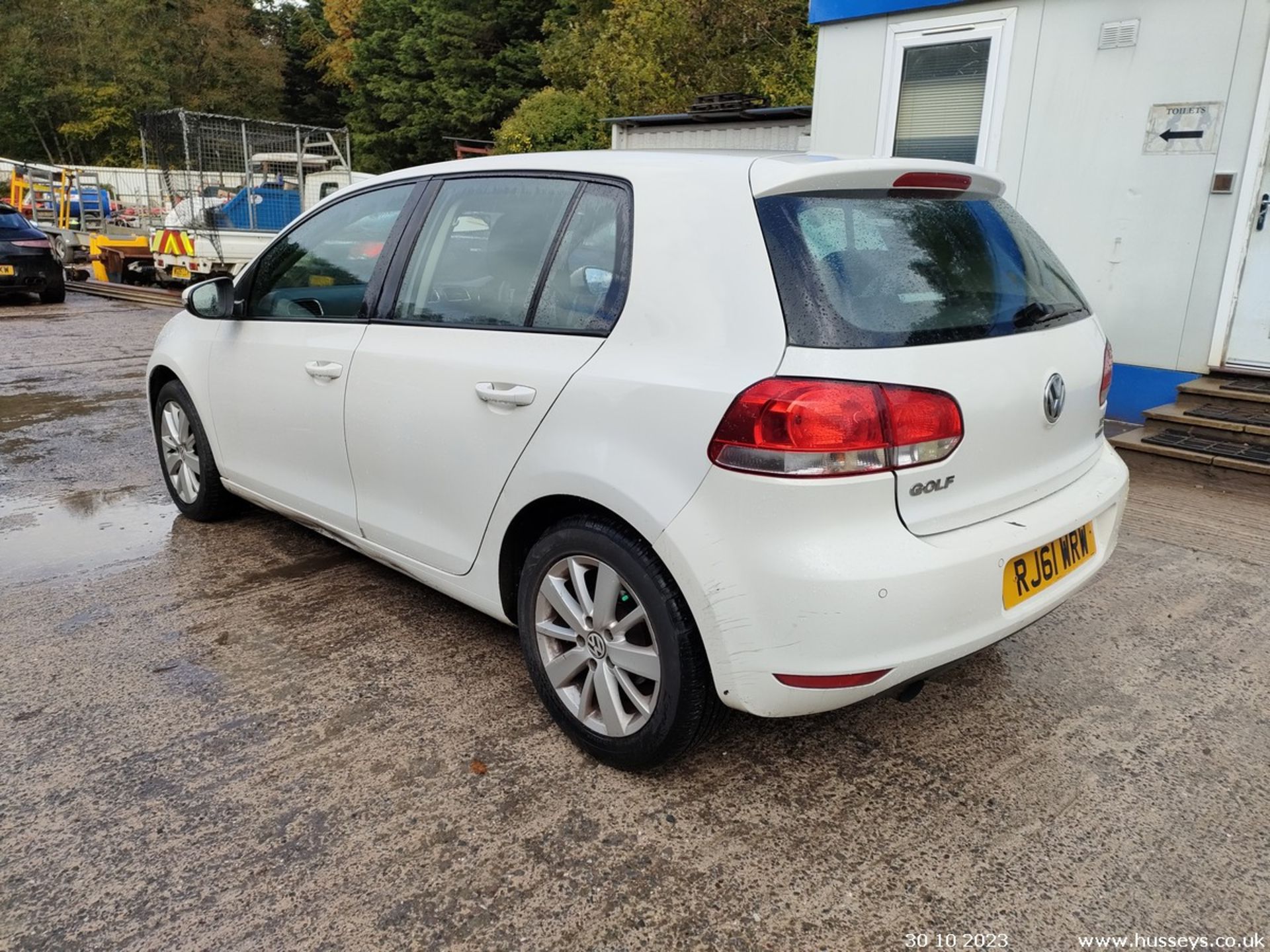 12/61 VOLKSWAGEN GOLF MATCH TDI BLUETECH - 1598cc 5dr Hatchback (White, 160k) - Image 17 of 42