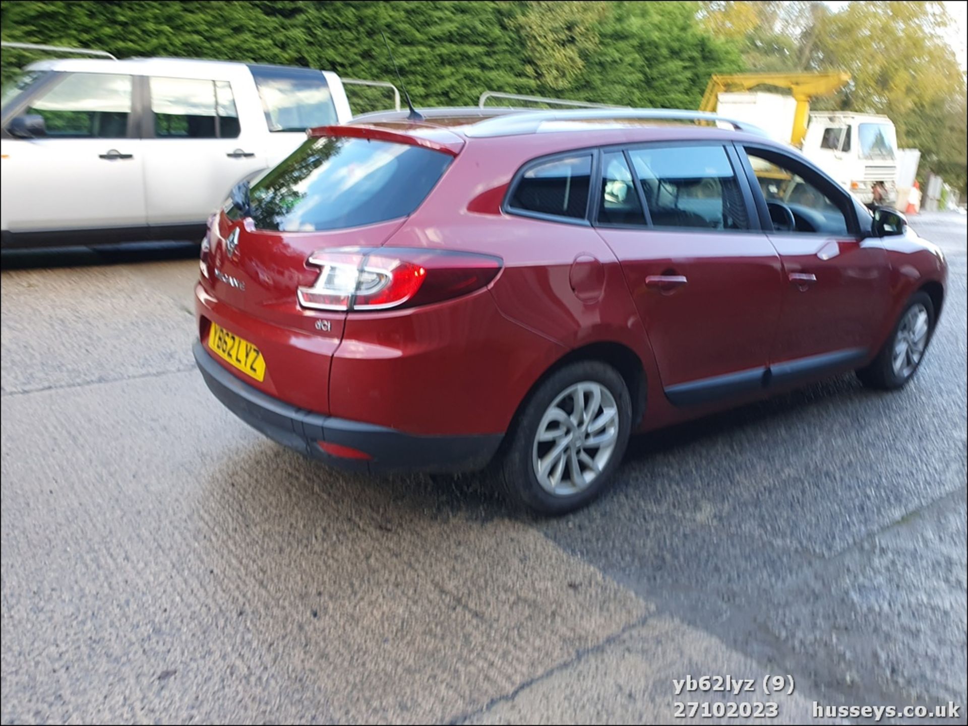 13/62 RENAULT MEGANE EXPRESSION PLUS DC - 1461cc 5dr Estate (Red, 211k) - Image 10 of 57