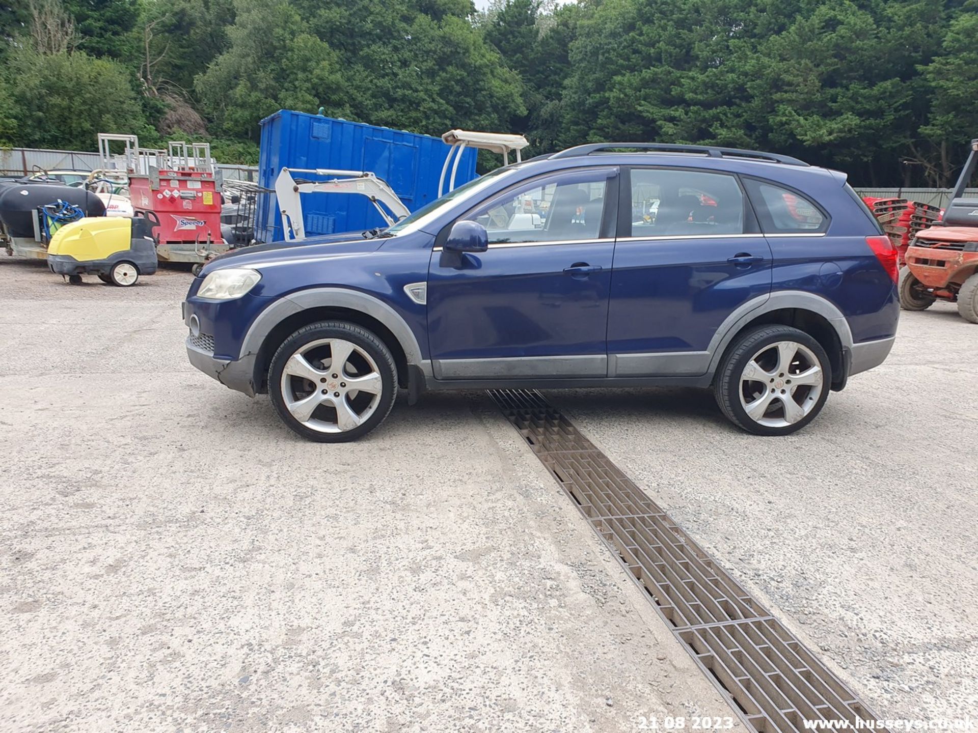 07/57 CHEVROLET CAPTIVA LT 5S VCDI - 1991cc 5dr Estate (Blue, 109k) - Image 29 of 45