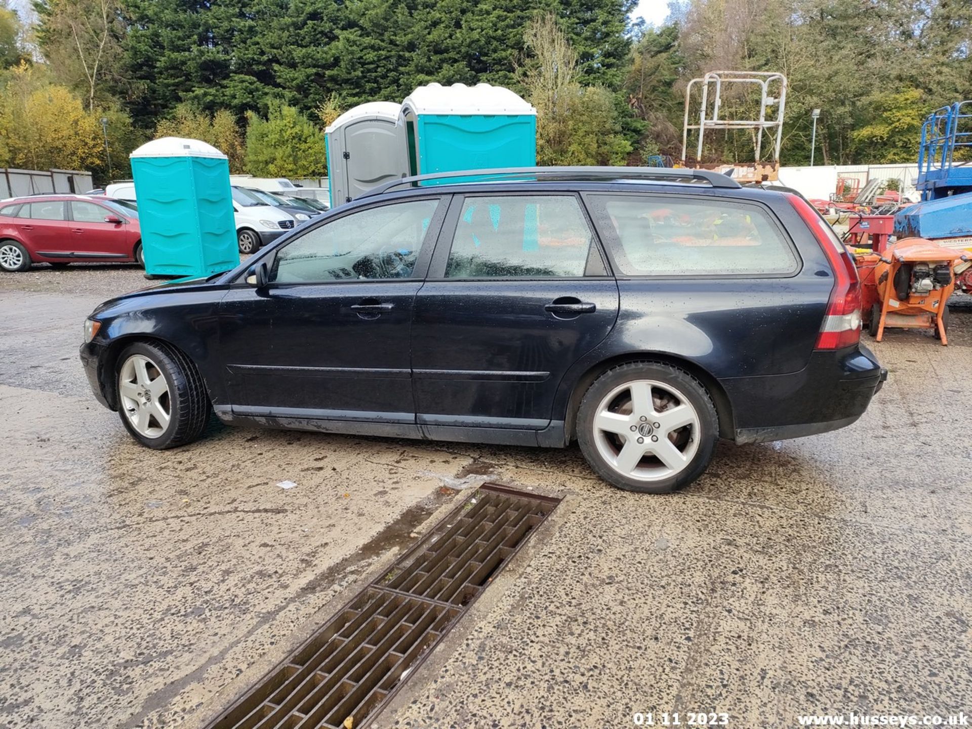 04/04 VOLVO V50 SE D - 1998cc 5dr Estate (Black, 192k) - Image 16 of 39