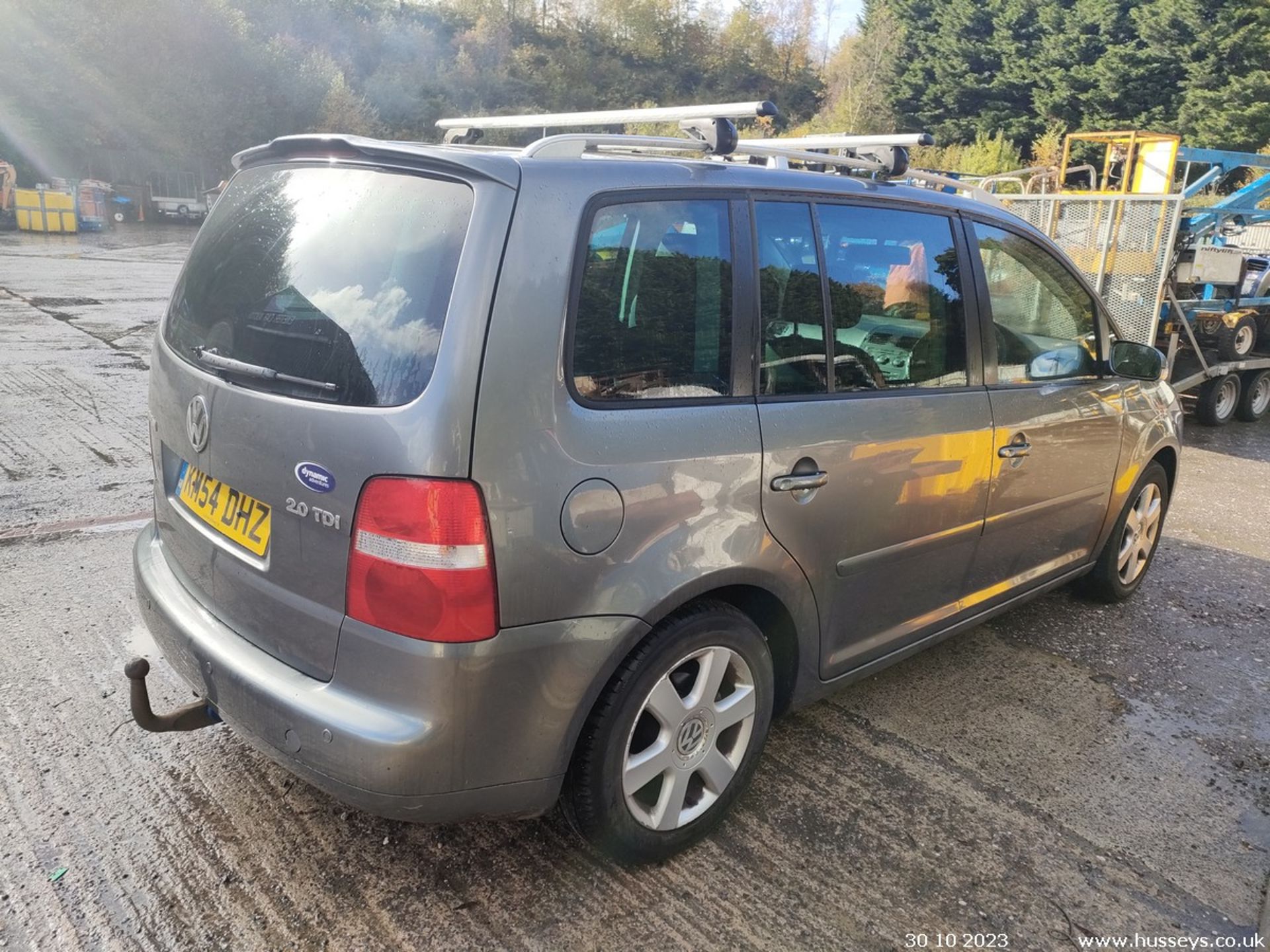 04/54 VOLKSWAGEN TOURAN SPORT TDI - 1968cc 5dr MPV (Grey, 183k) - Image 23 of 35