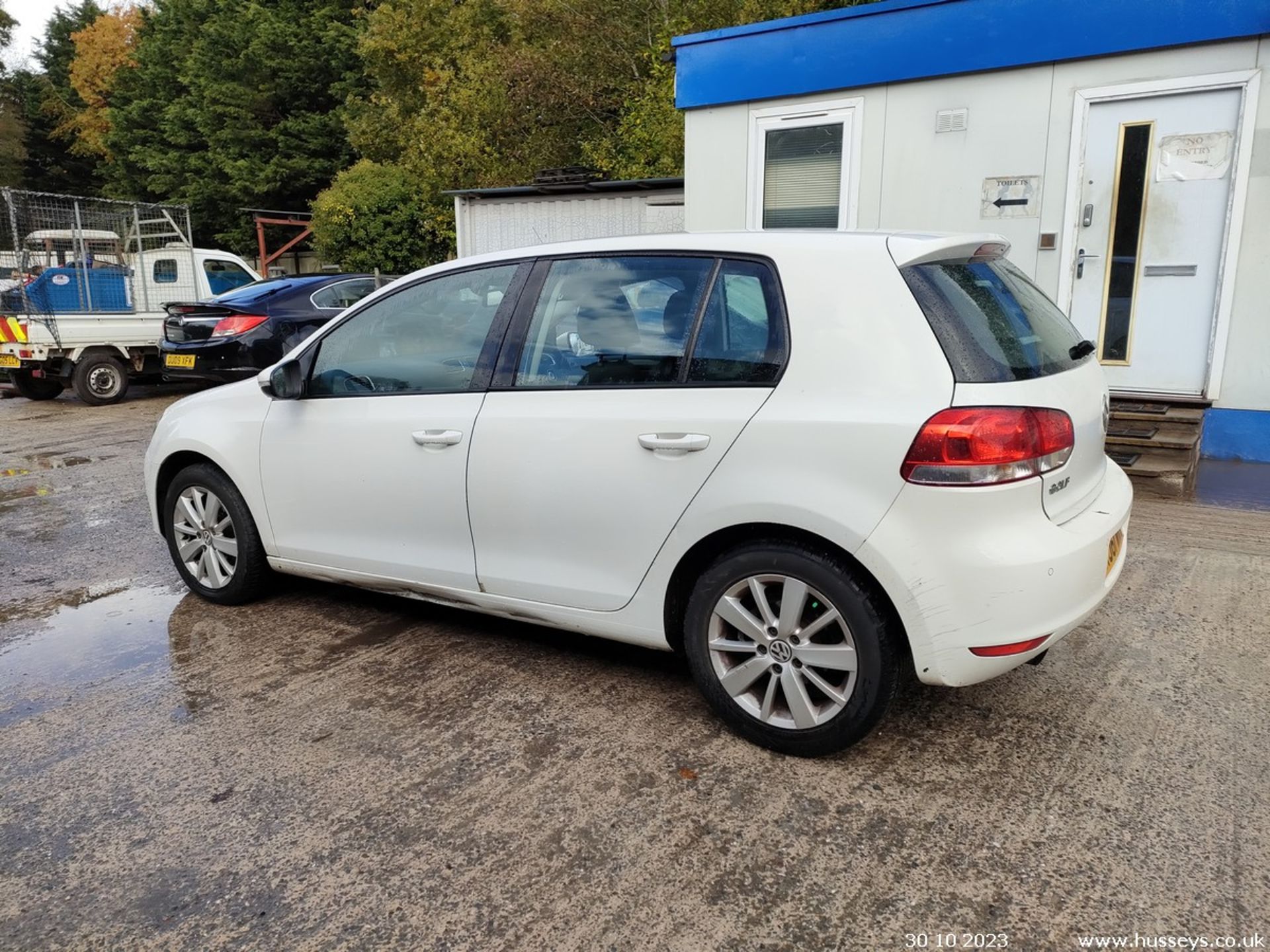 12/61 VOLKSWAGEN GOLF MATCH TDI BLUETECH - 1598cc 5dr Hatchback (White, 160k) - Image 16 of 42