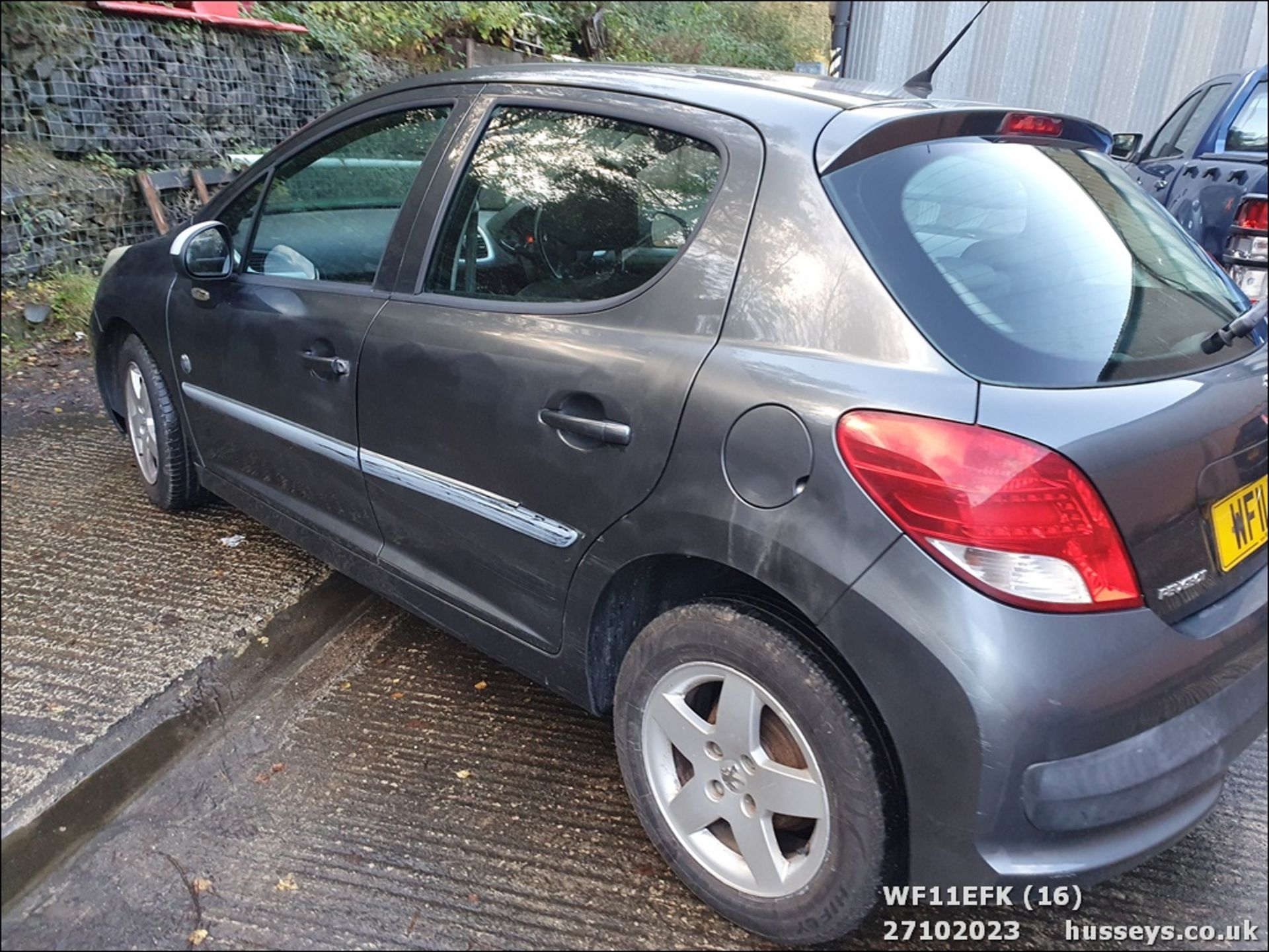 11/11 PEUGEOT 207 ENVY - 1360cc 5dr Hatchback (Grey) - Image 17 of 53