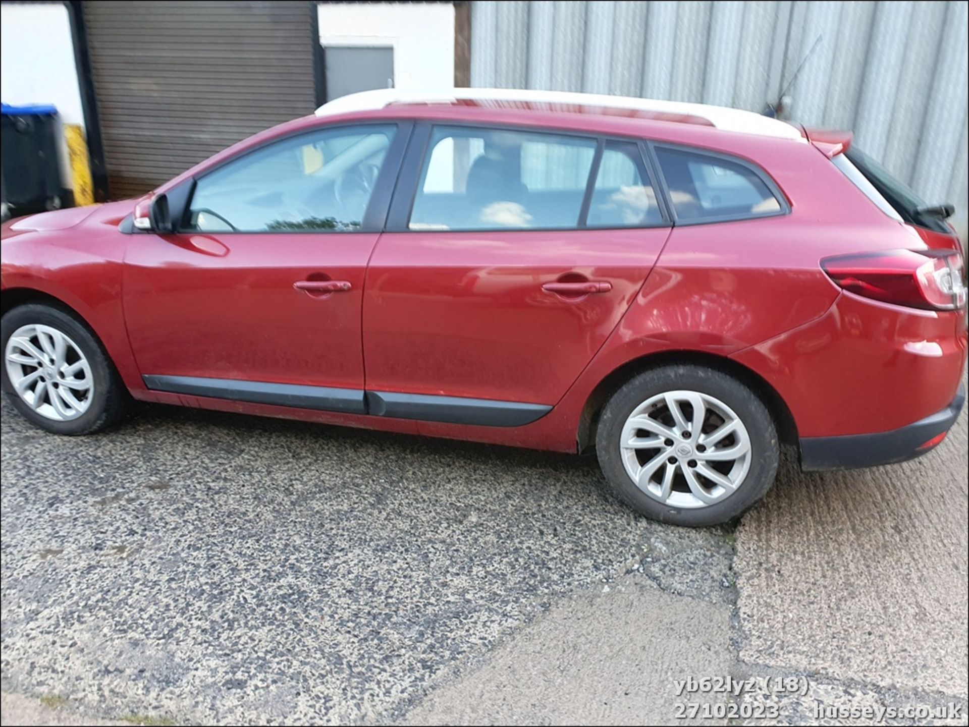 13/62 RENAULT MEGANE EXPRESSION PLUS DC - 1461cc 5dr Estate (Red, 211k) - Image 19 of 57