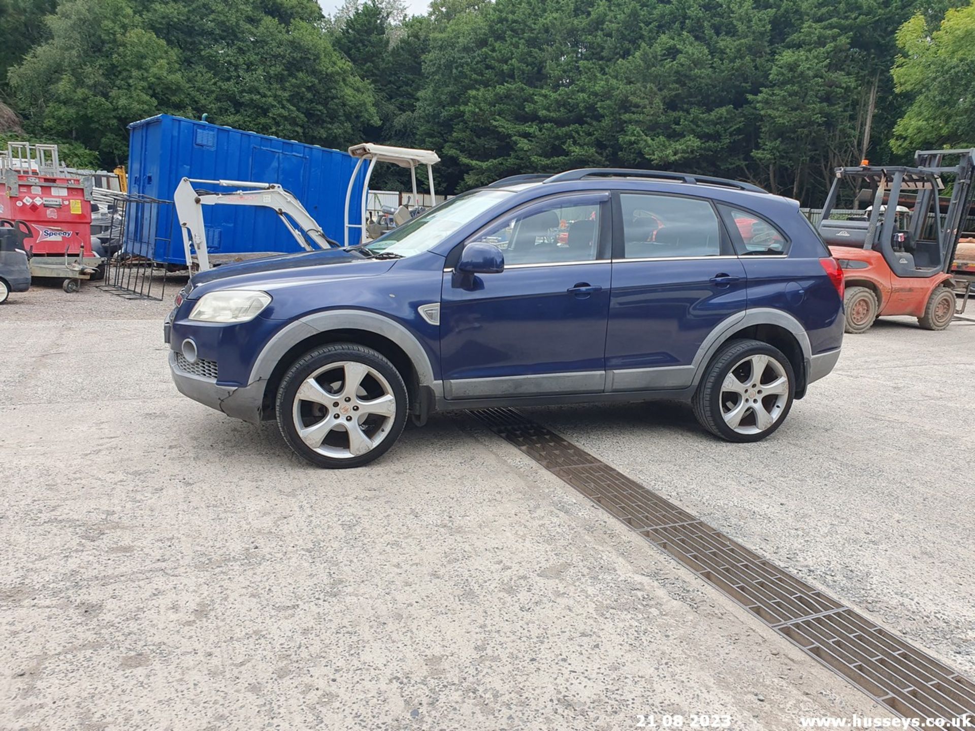 07/57 CHEVROLET CAPTIVA LT 5S VCDI - 1991cc 5dr Estate (Blue, 109k) - Image 30 of 45