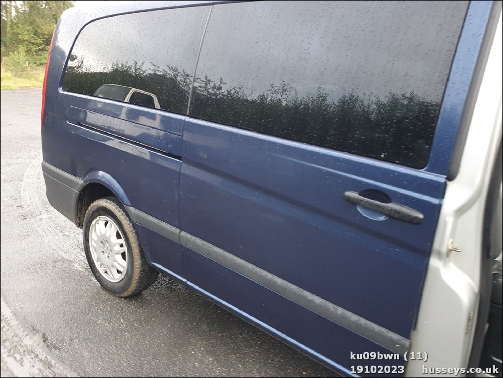09/09 MERCEDES VITO 111 CDI XLONG - 2148cc 5dr Minibus (Blue) - Image 12 of 38