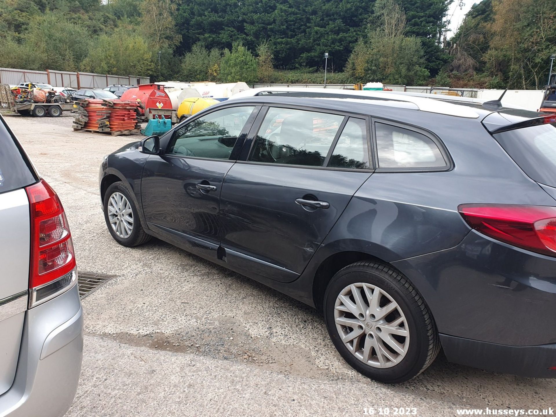 14/64 RENAULT MEGANE D-QUE TT ENERGY DC - 1461cc 5dr Estate (Grey, 125k) - Image 19 of 56