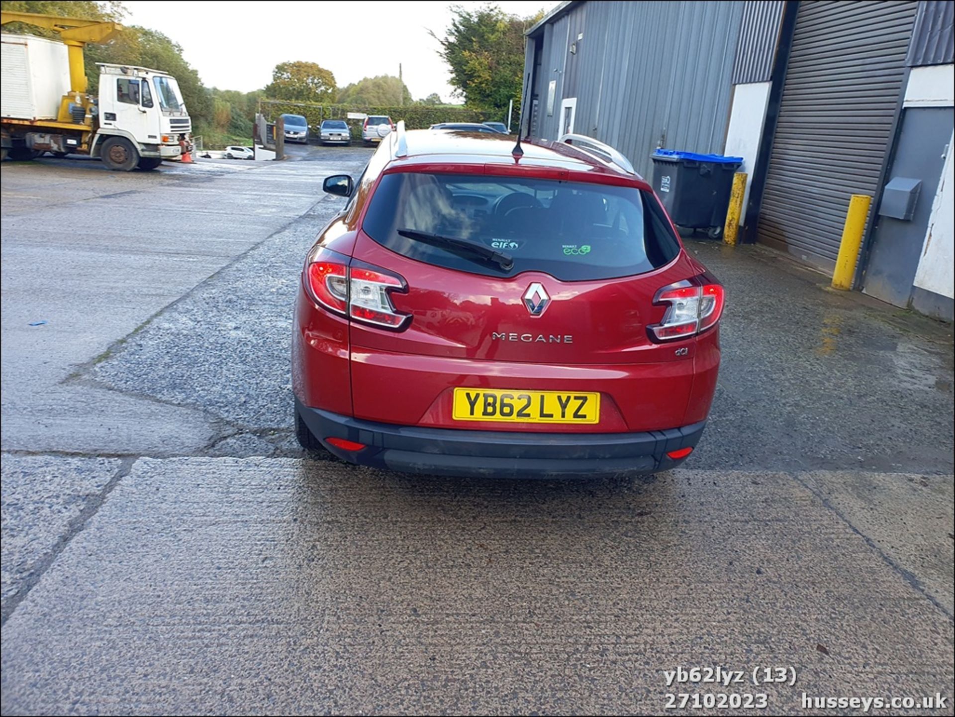 13/62 RENAULT MEGANE EXPRESSION PLUS DC - 1461cc 5dr Estate (Red, 211k) - Image 14 of 57