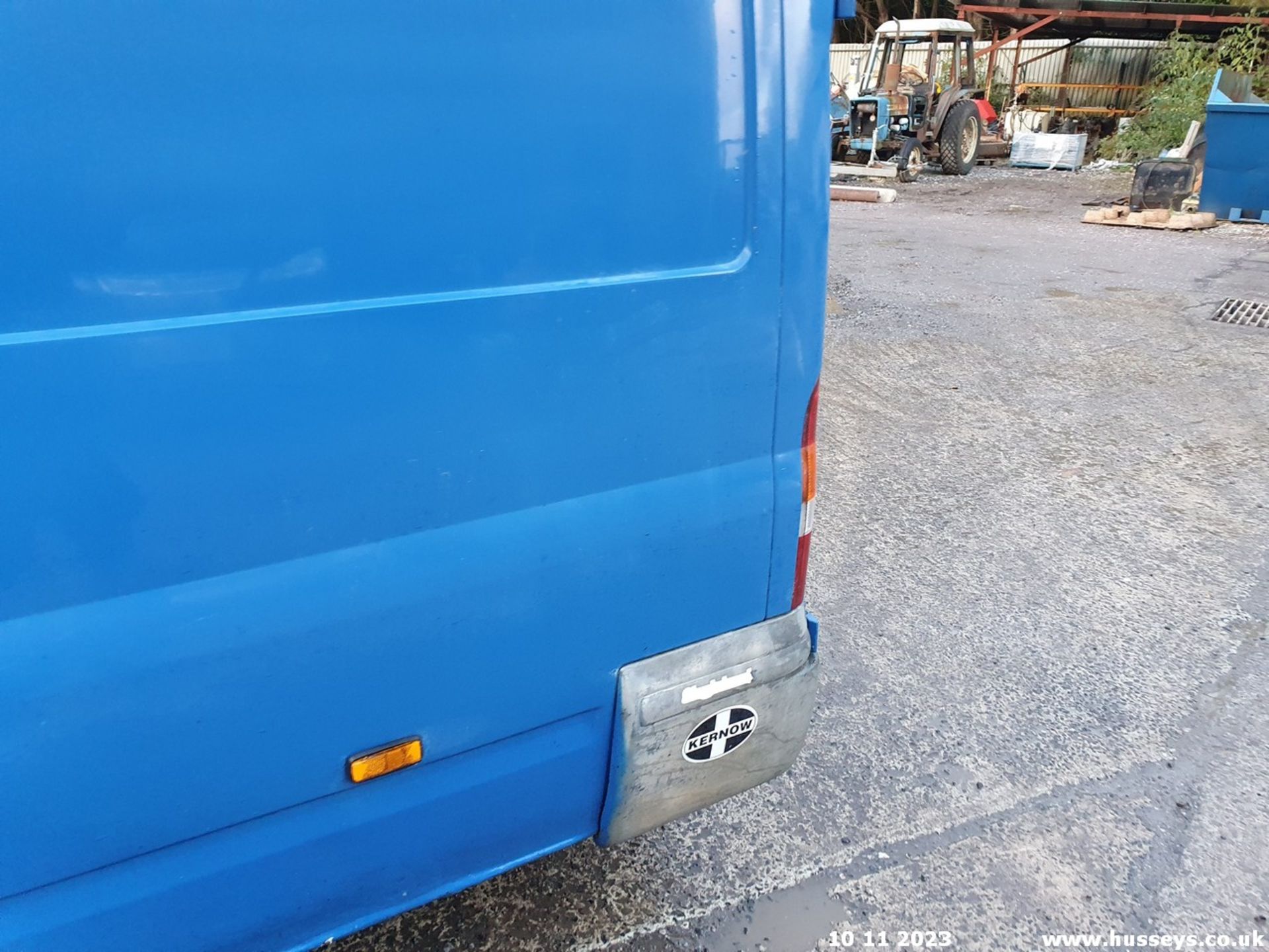 05/55 FORD TRANSIT CAMPER CONVERSION 350 LWB - 2402cc 5dr Van (Blue) - Image 50 of 64