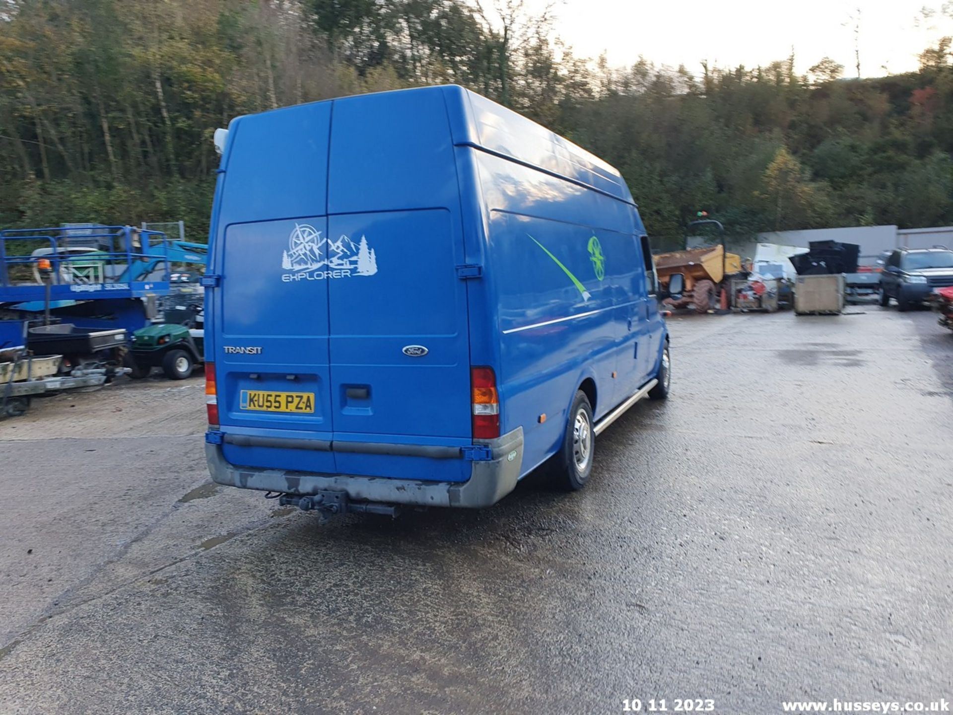 05/55 FORD TRANSIT CAMPER CONVERSION 350 LWB - 2402cc 5dr Van (Blue) - Image 18 of 64