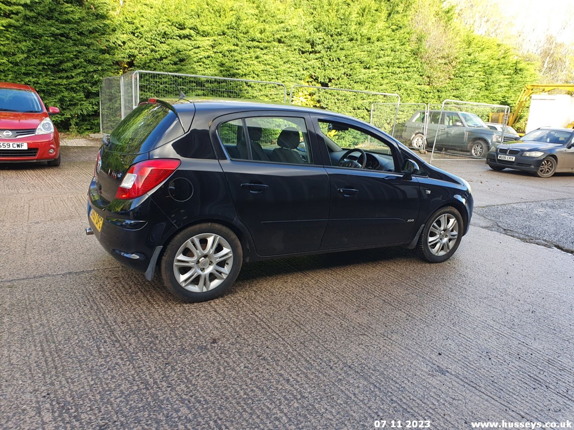 07/57 VAUXHALL CORSA SXI - 1364cc 5dr Hatchback (Black, 117k) - Image 10 of 55