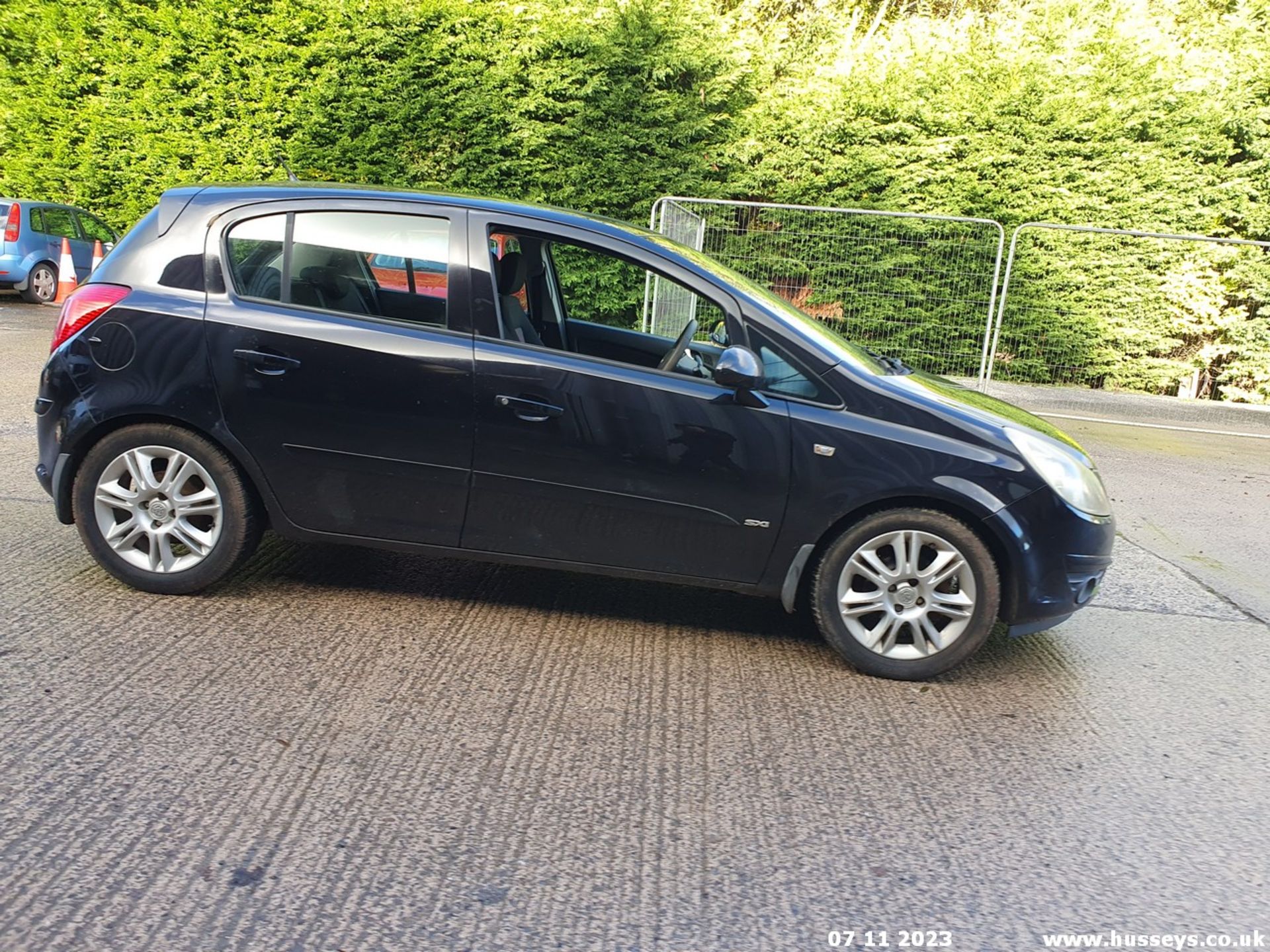 07/57 VAUXHALL CORSA SXI - 1364cc 5dr Hatchback (Black, 117k) - Image 7 of 55