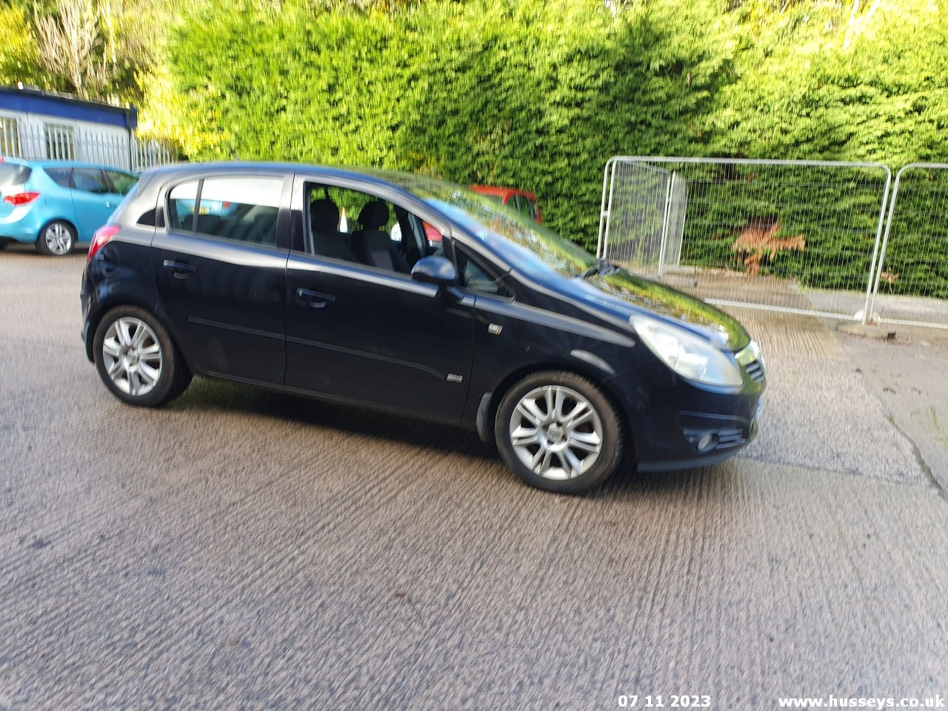 07/57 VAUXHALL CORSA SXI - 1364cc 5dr Hatchback (Black, 117k) - Image 6 of 55