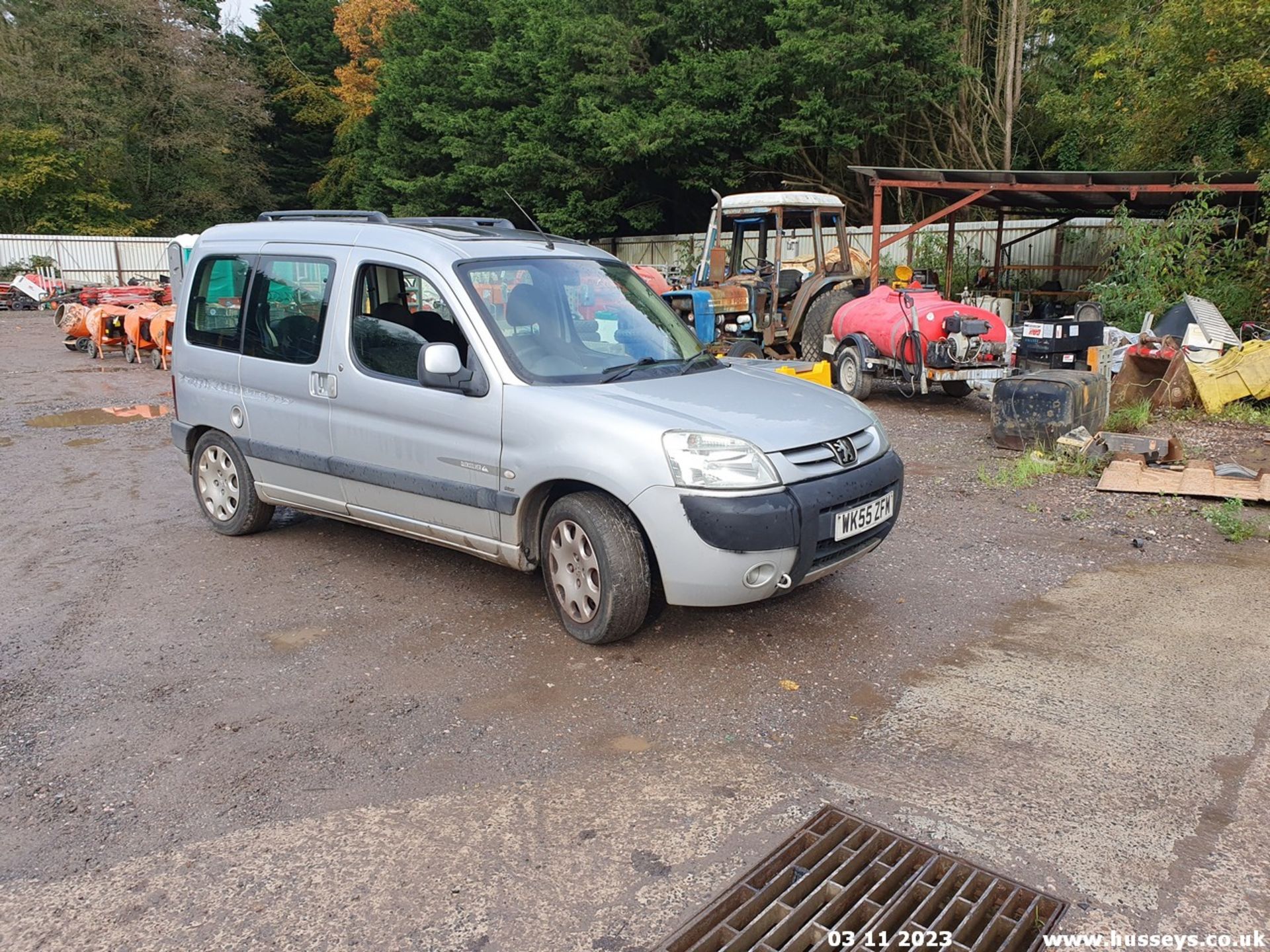 05/55 PEUGEOT PARTNER QUIKSILVER HDI - 1997cc 5dr MPV (Silver, 117k) - Image 6 of 41