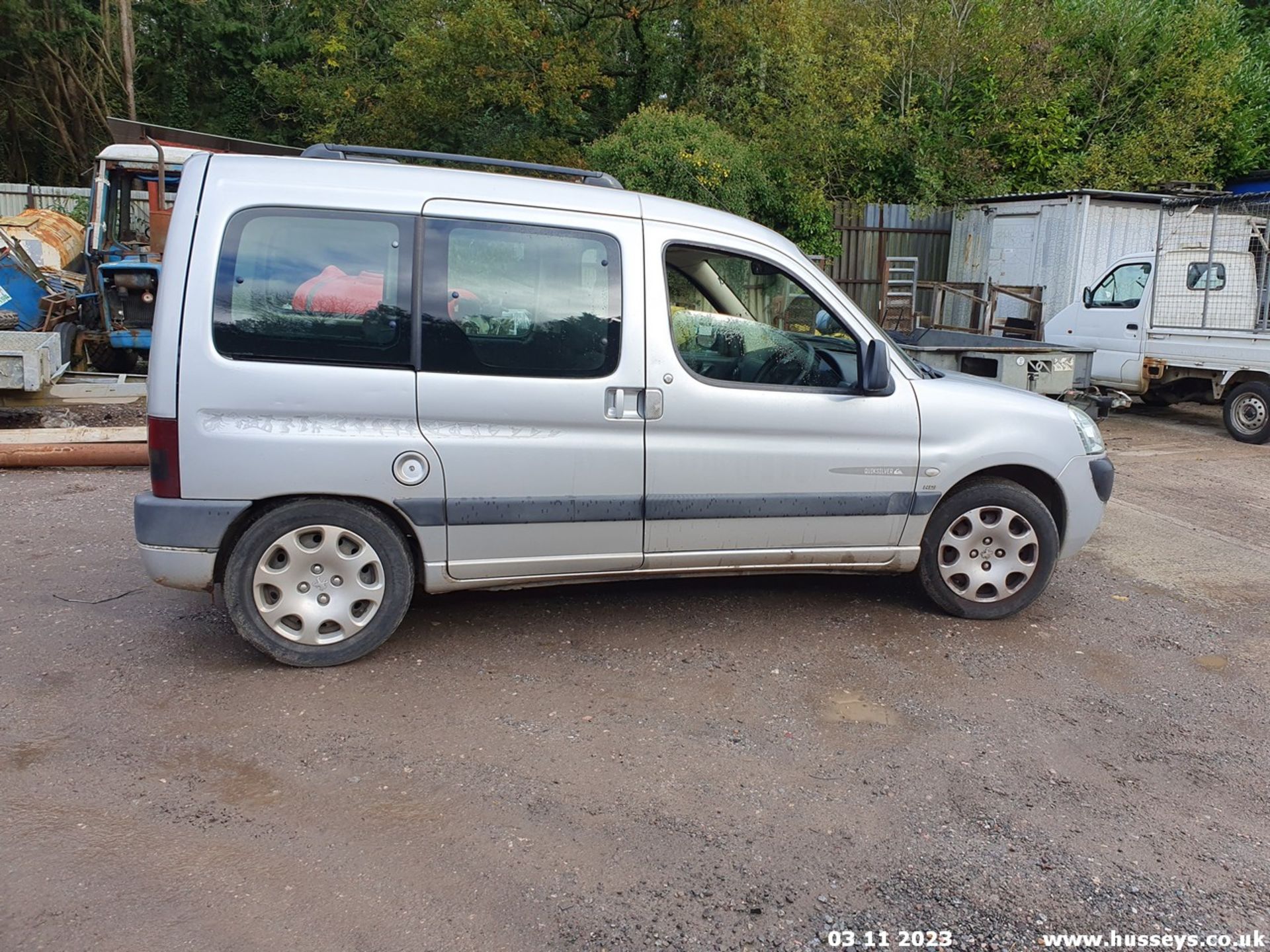 05/55 PEUGEOT PARTNER QUIKSILVER HDI - 1997cc 5dr MPV (Silver, 117k) - Image 20 of 41