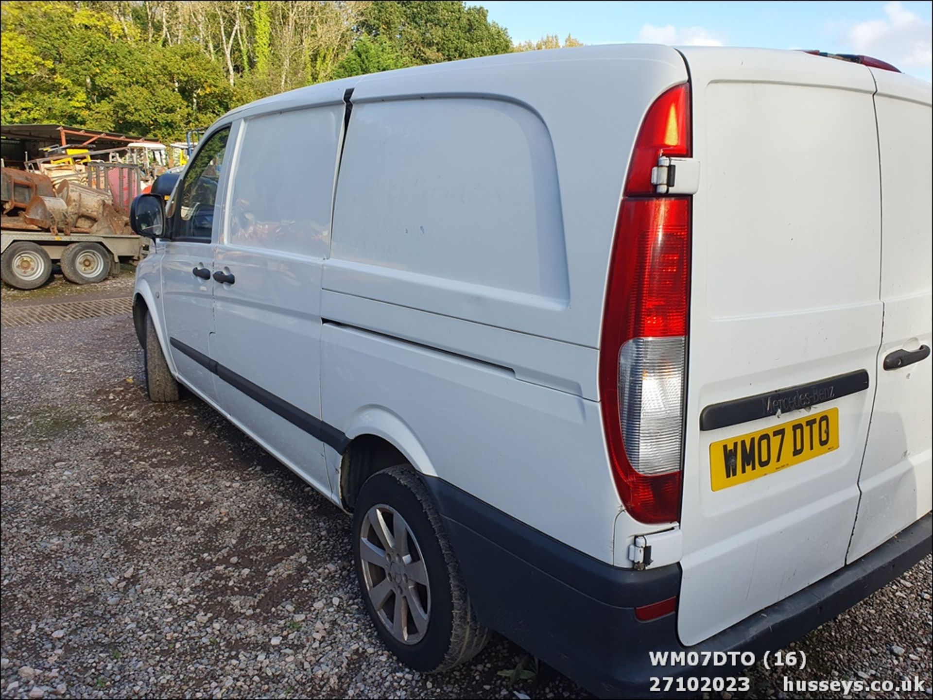 07/07 MERCEDES VITO 111 CDI LONG - 2148cc 4dr Van (White) - Image 17 of 50