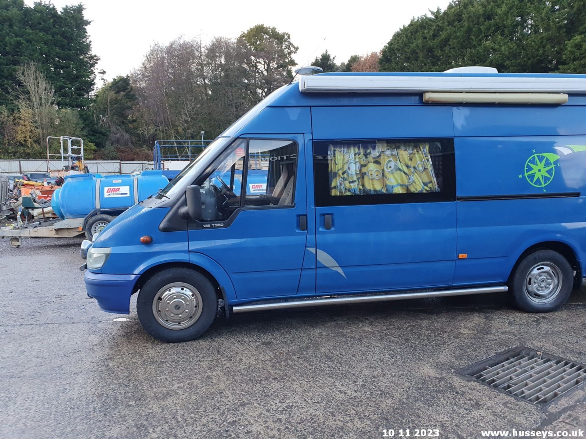 05/55 FORD TRANSIT CAMPER CONVERSION 350 LWB - 2402cc 5dr Van (Blue) - Image 9 of 64