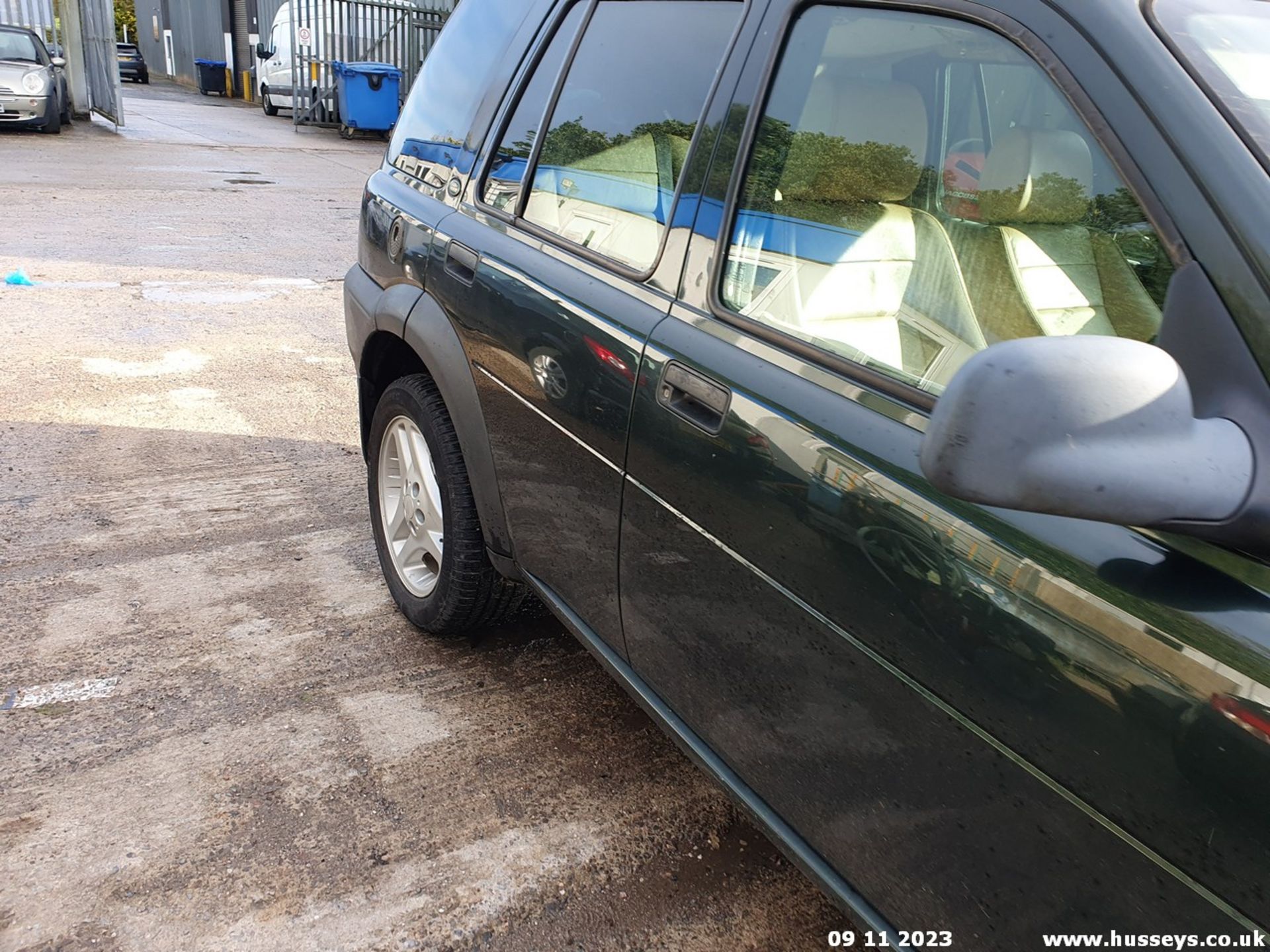 03/03 LAND ROVER FREELANDER TD4 ES PREM A - 1951cc 5dr Estate (Green, 140k) - Image 11 of 46