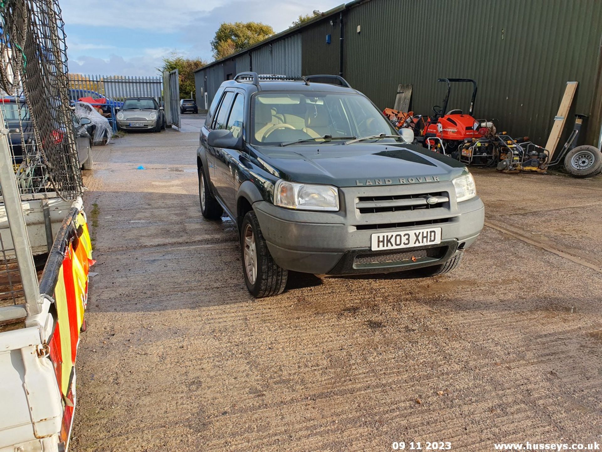 03/03 LAND ROVER FREELANDER TD4 ES PREM A - 1951cc 5dr Estate (Green, 140k) - Image 9 of 46