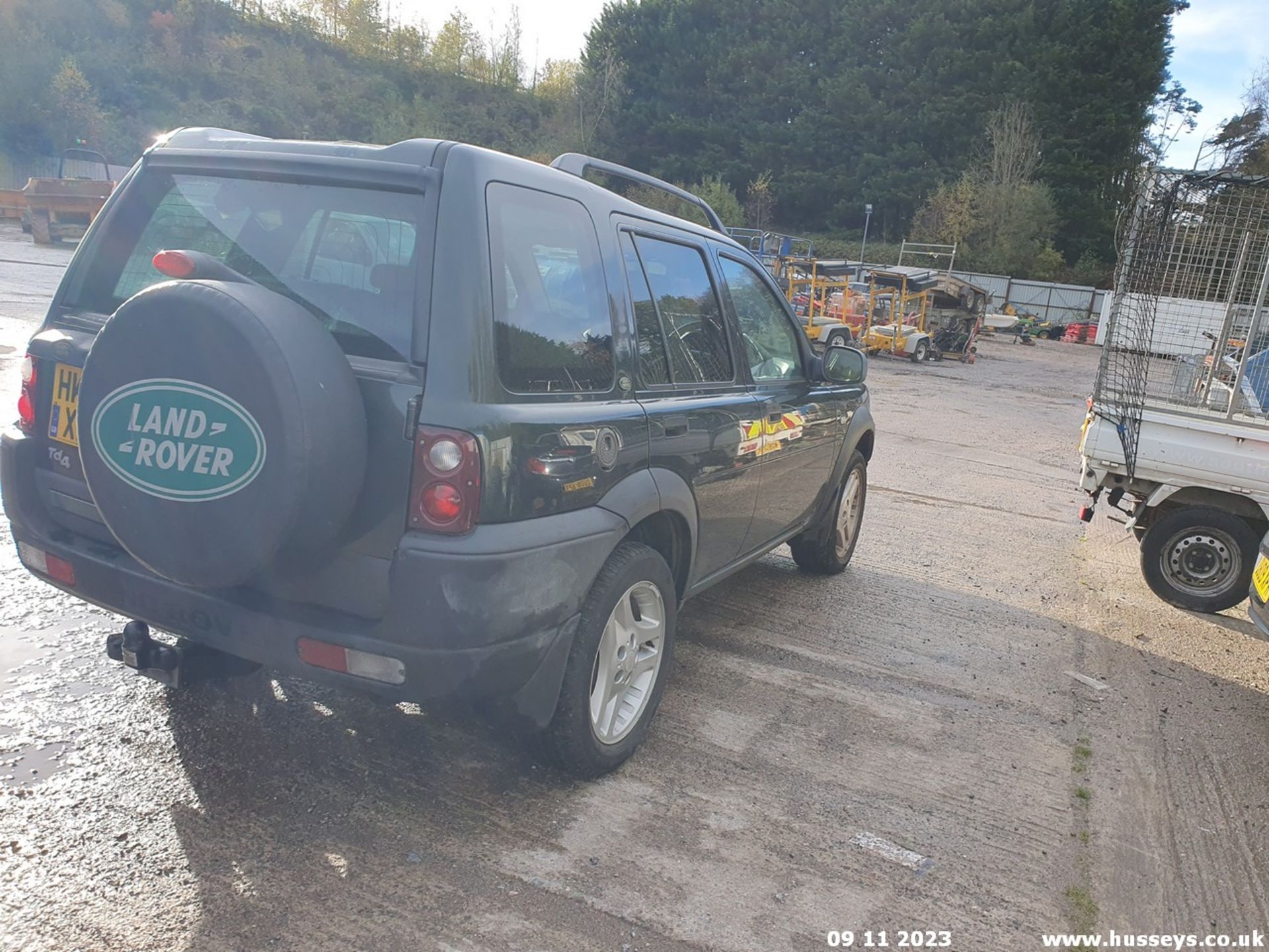 03/03 LAND ROVER FREELANDER TD4 ES PREM A - 1951cc 5dr Estate (Green, 140k) - Image 15 of 46