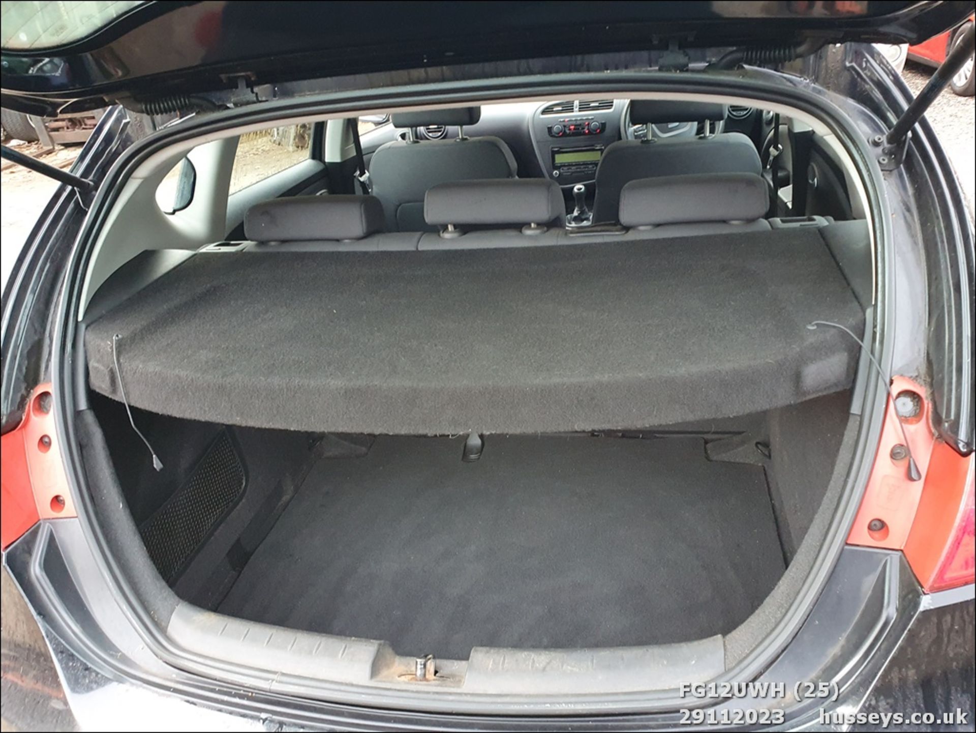 12/12 SEAT LEON S COPA CR TDI ECOMOT - 1598cc 5dr Hatchback (Black, 122k) - Image 26 of 58