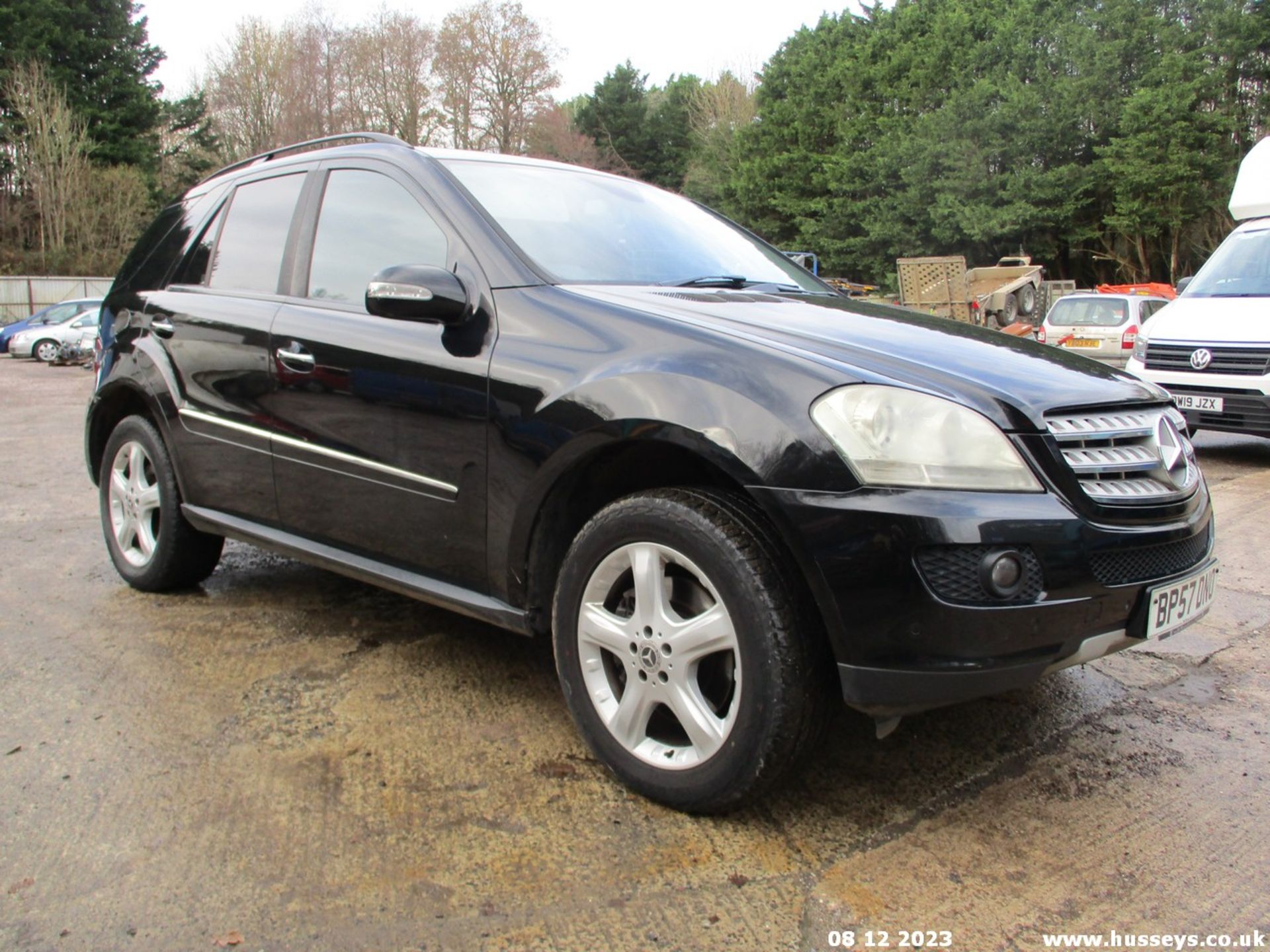 08/57 MERCEDES ML420 SPORT CDI 4-MATIC A - 3996cc 5dr Estate (Black) - Image 13 of 16