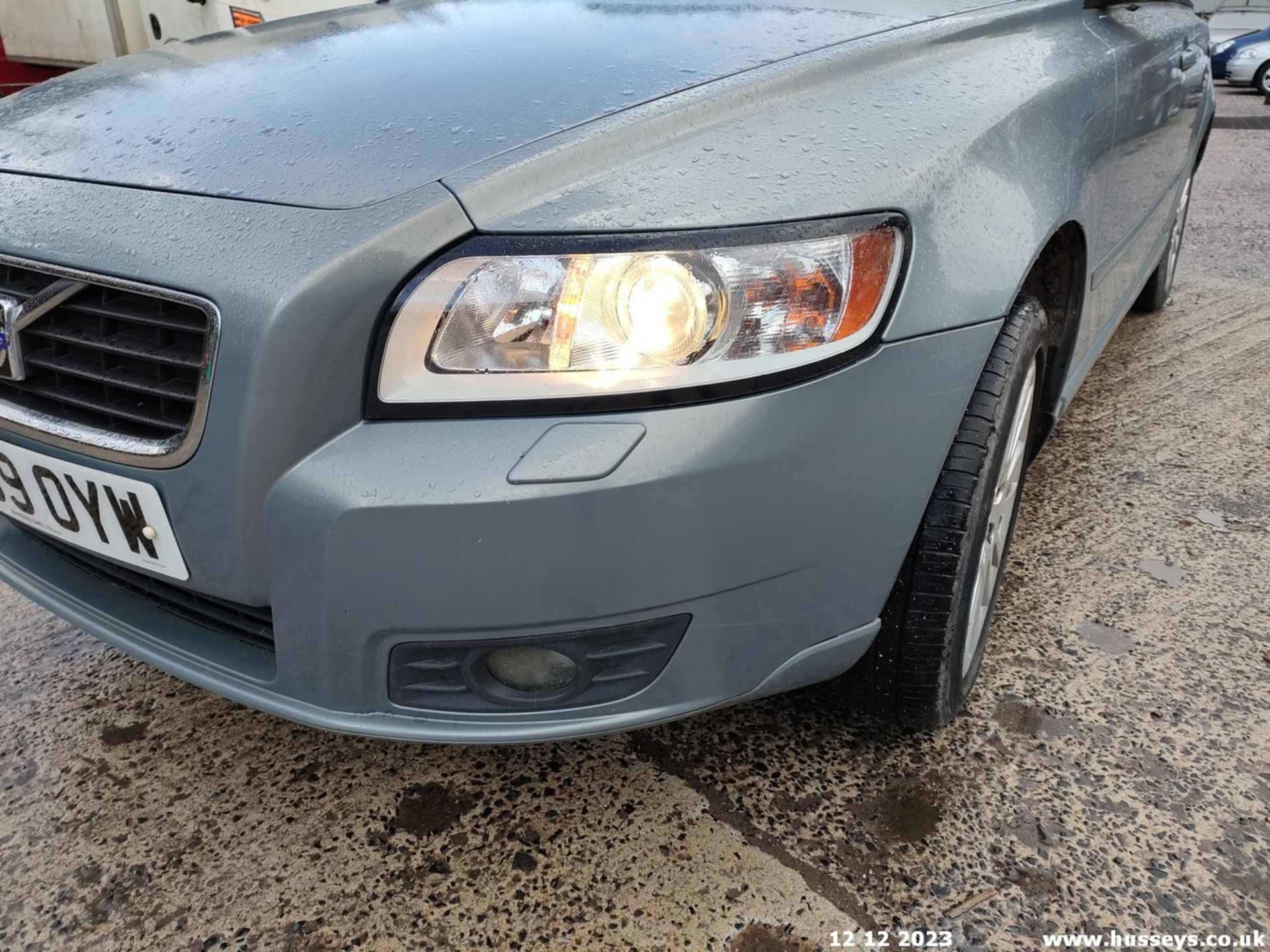 10/59 VOLVO V50 SE LUX D DRIVE - 1560cc 5dr Estate (Blue) - Image 10 of 41