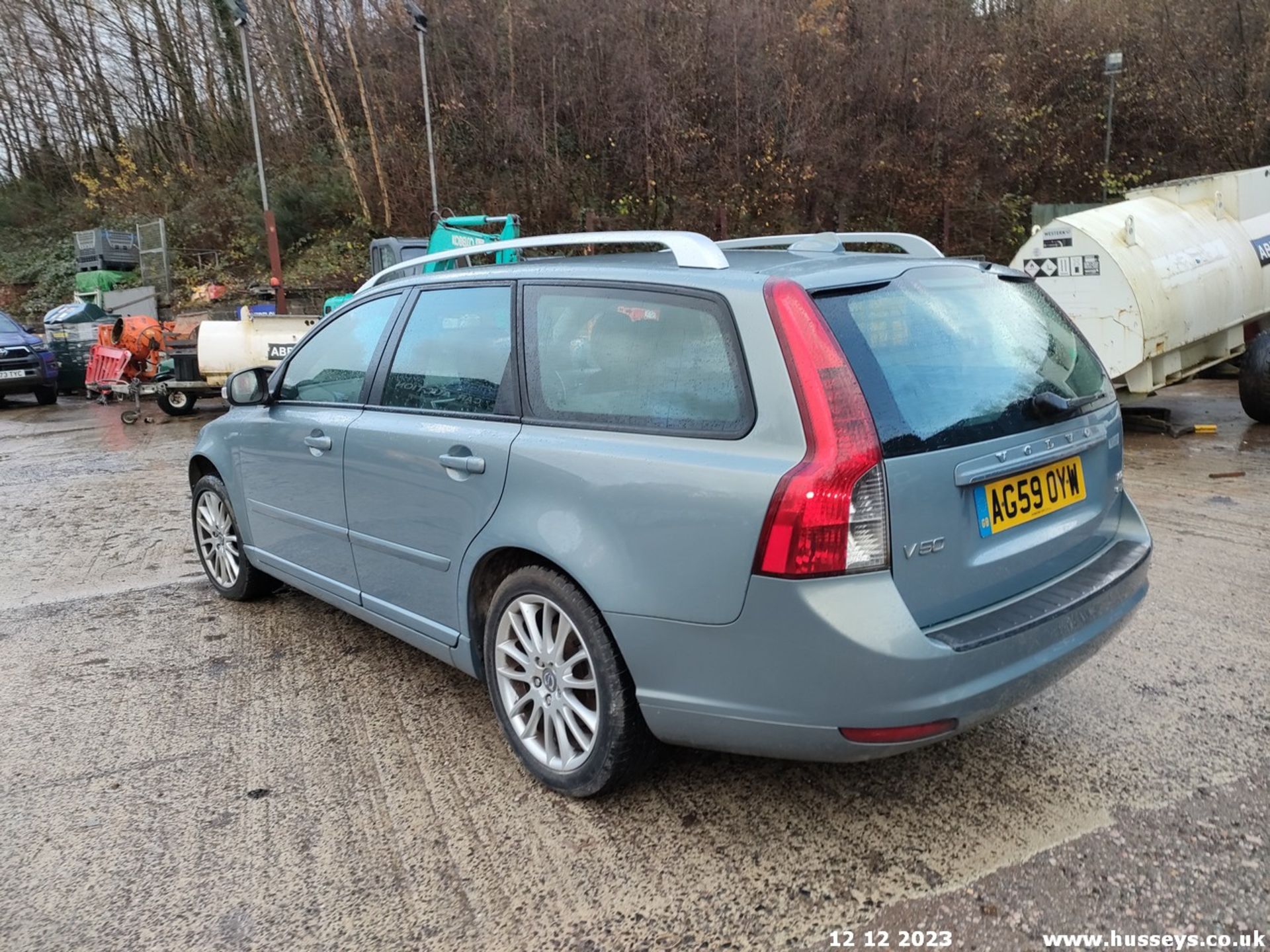 10/59 VOLVO V50 SE LUX D DRIVE - 1560cc 5dr Estate (Blue) - Image 16 of 41