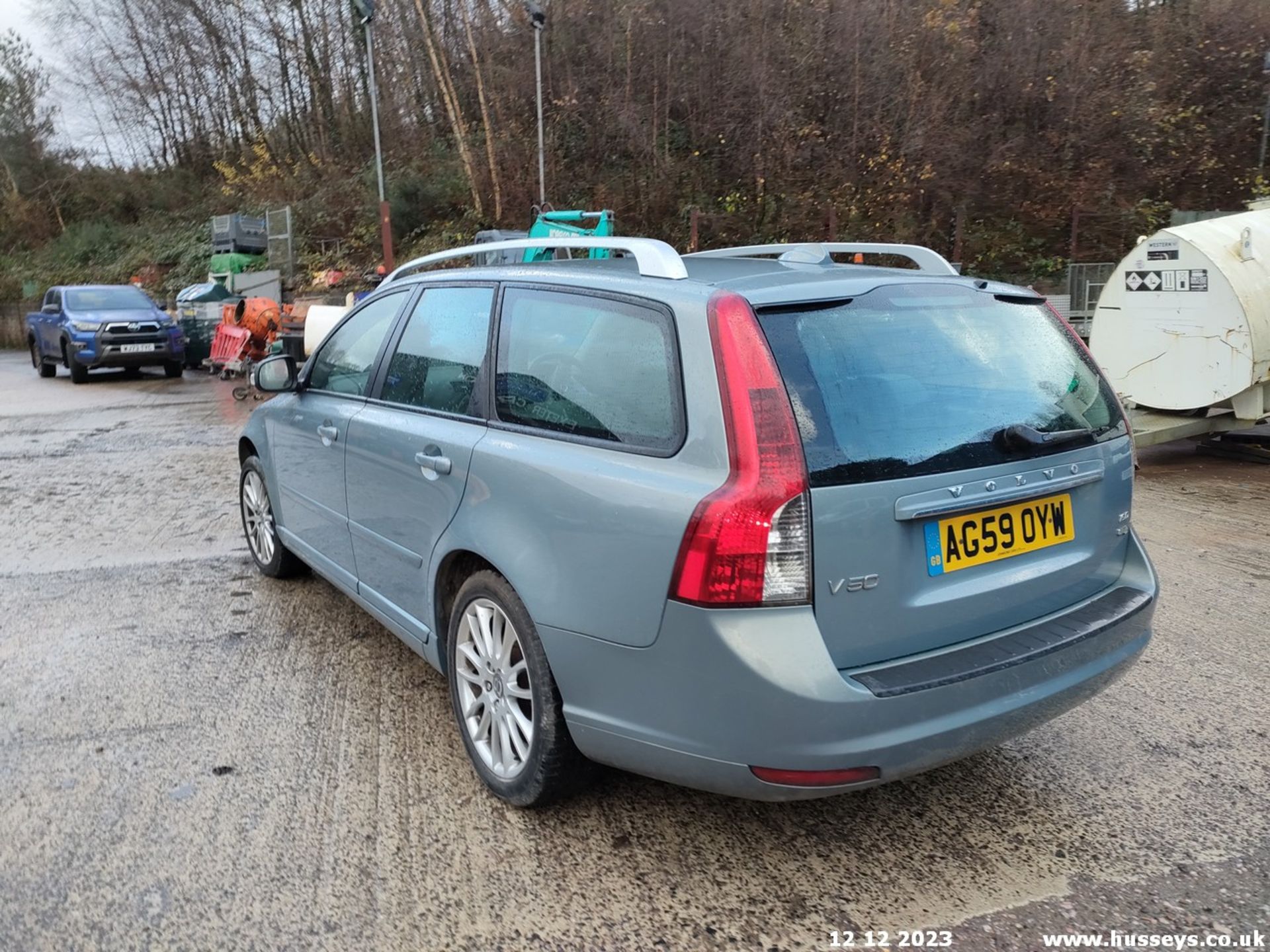 10/59 VOLVO V50 SE LUX D DRIVE - 1560cc 5dr Estate (Blue) - Image 17 of 41