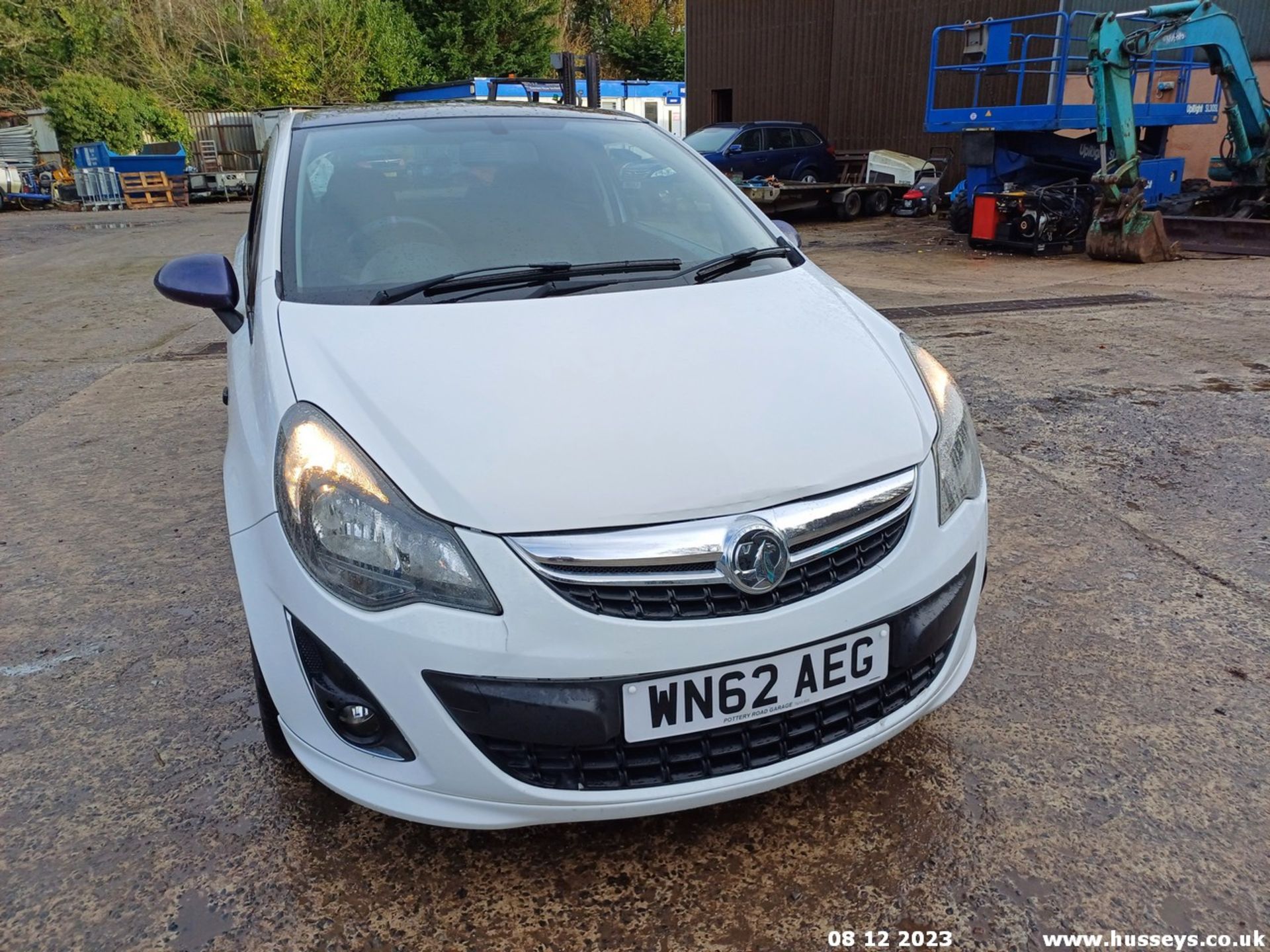 12/62 VAUXHALL CORSA LIMITED EDITION - 1229cc 3dr Hatchback (White, 58k) - Image 5 of 34