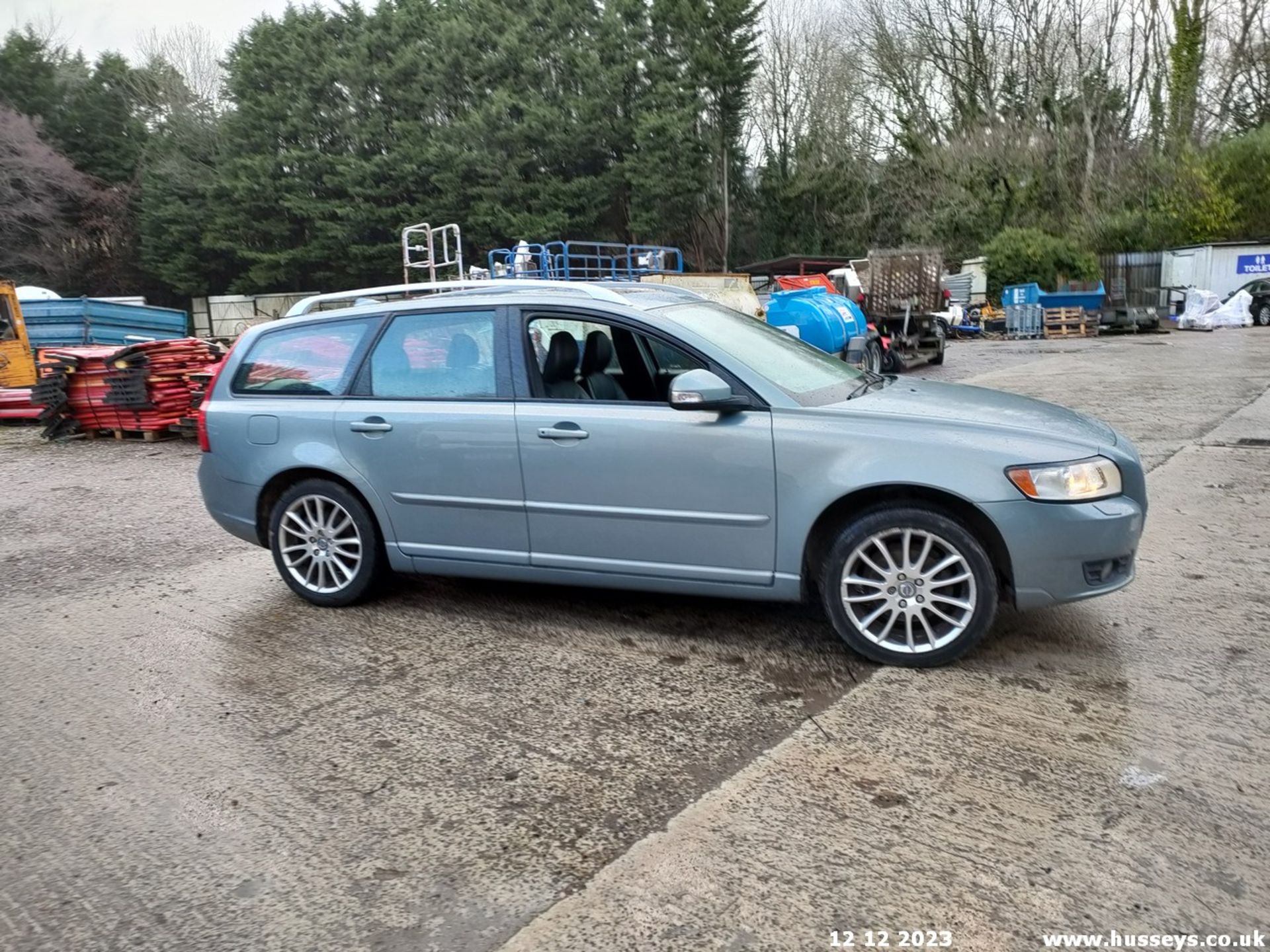 10/59 VOLVO V50 SE LUX D DRIVE - 1560cc 5dr Estate (Blue) - Image 29 of 41