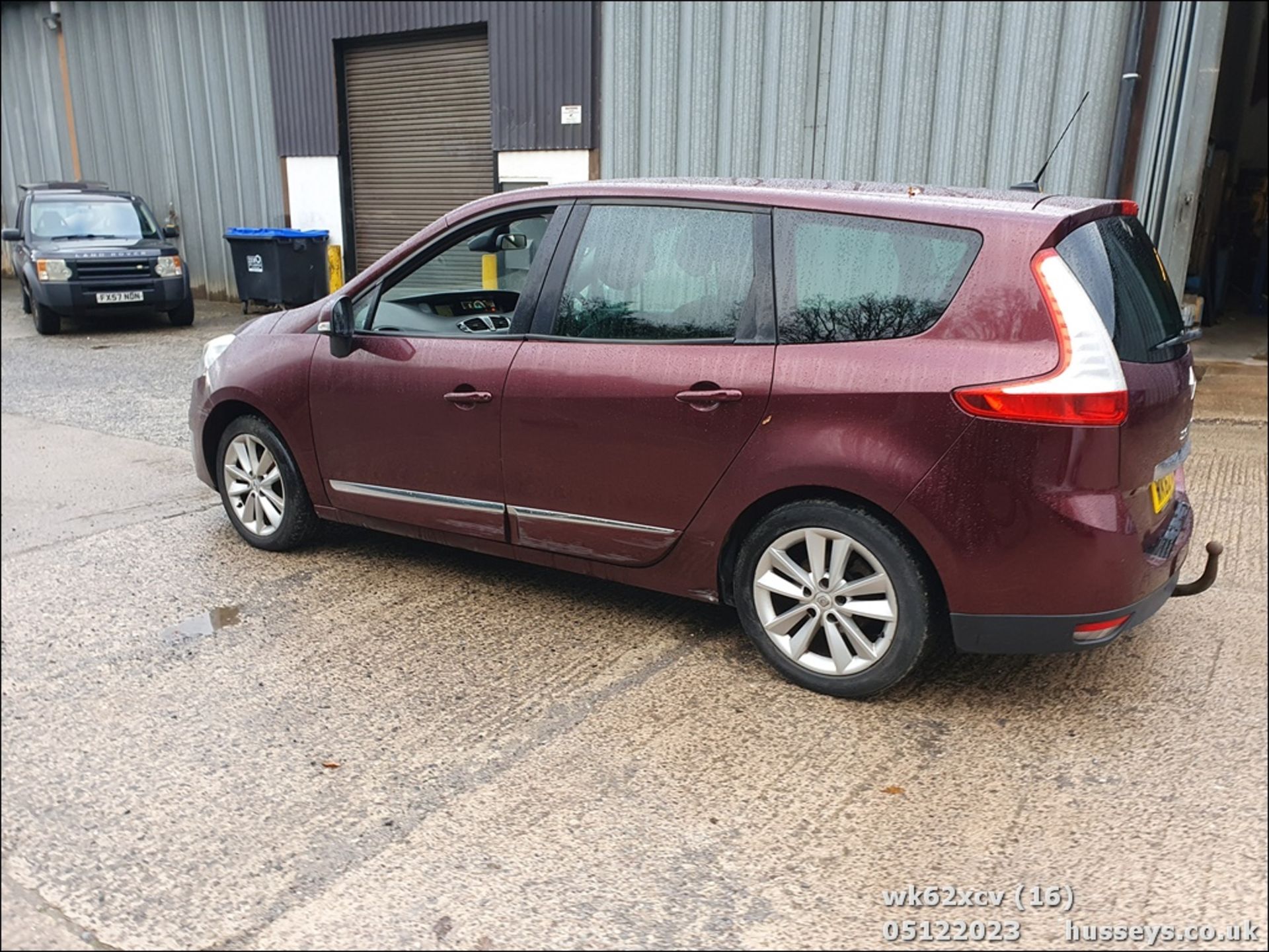 12/62 RENAULT G SCENIC D-QUETTLUXE NRG - 1598cc 5dr MPV (Red) - Image 17 of 53