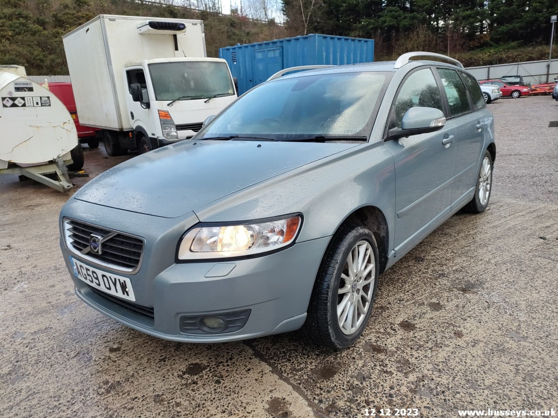 10/59 VOLVO V50 SE LUX D DRIVE - 1560cc 5dr Estate (Blue) - Image 8 of 41