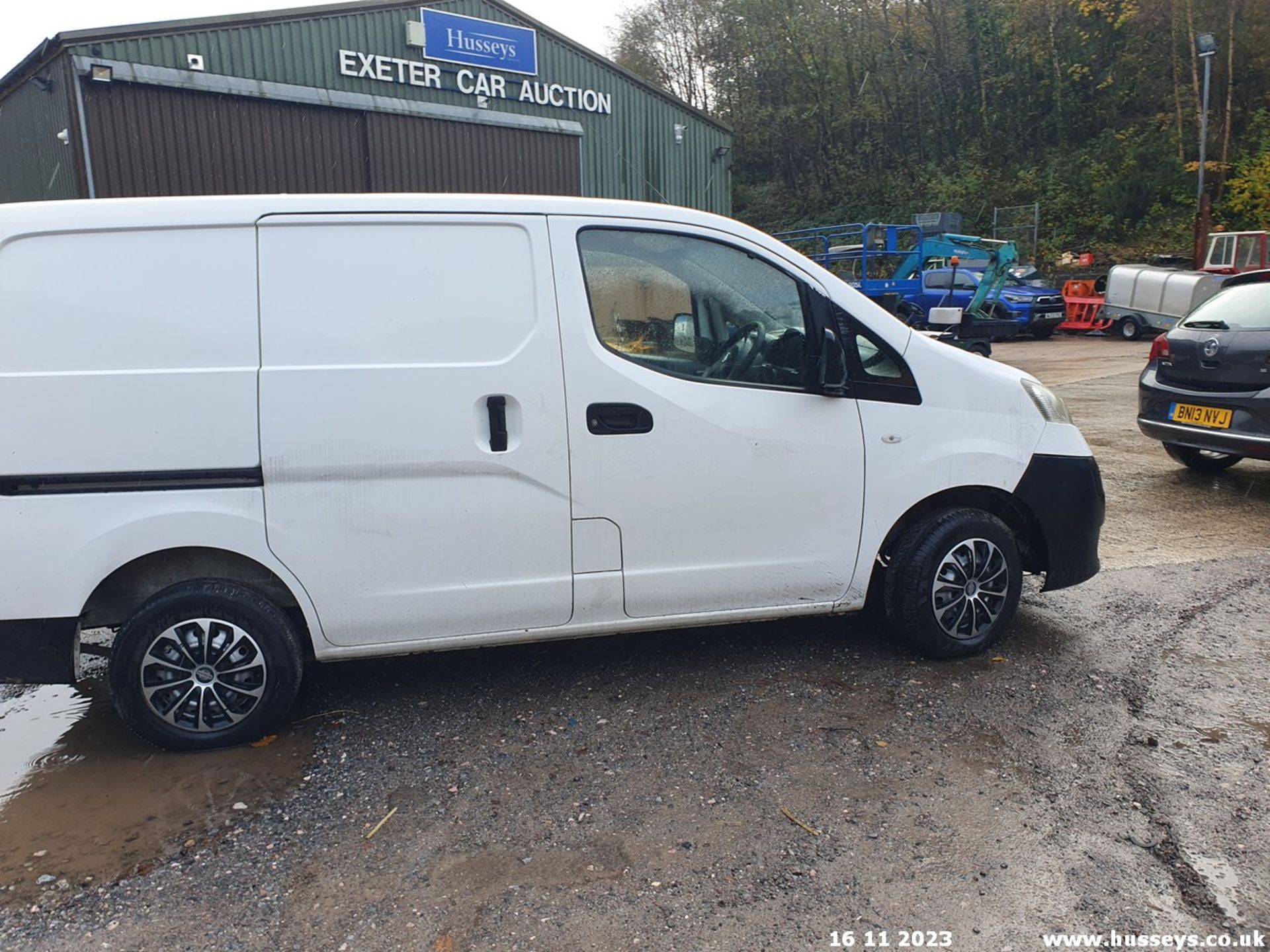 13/13 NISSAN NV200 SE DCI - 1461cc 6dr Van (White, 189k) - Image 21 of 56