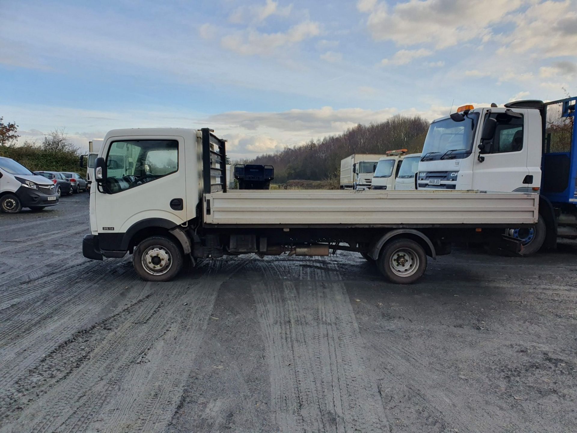 16/16 NISSAN NT400 CABSTAR 35.14 LWB D - 2488cc 2dr Flat Bed (White) - Image 8 of 33