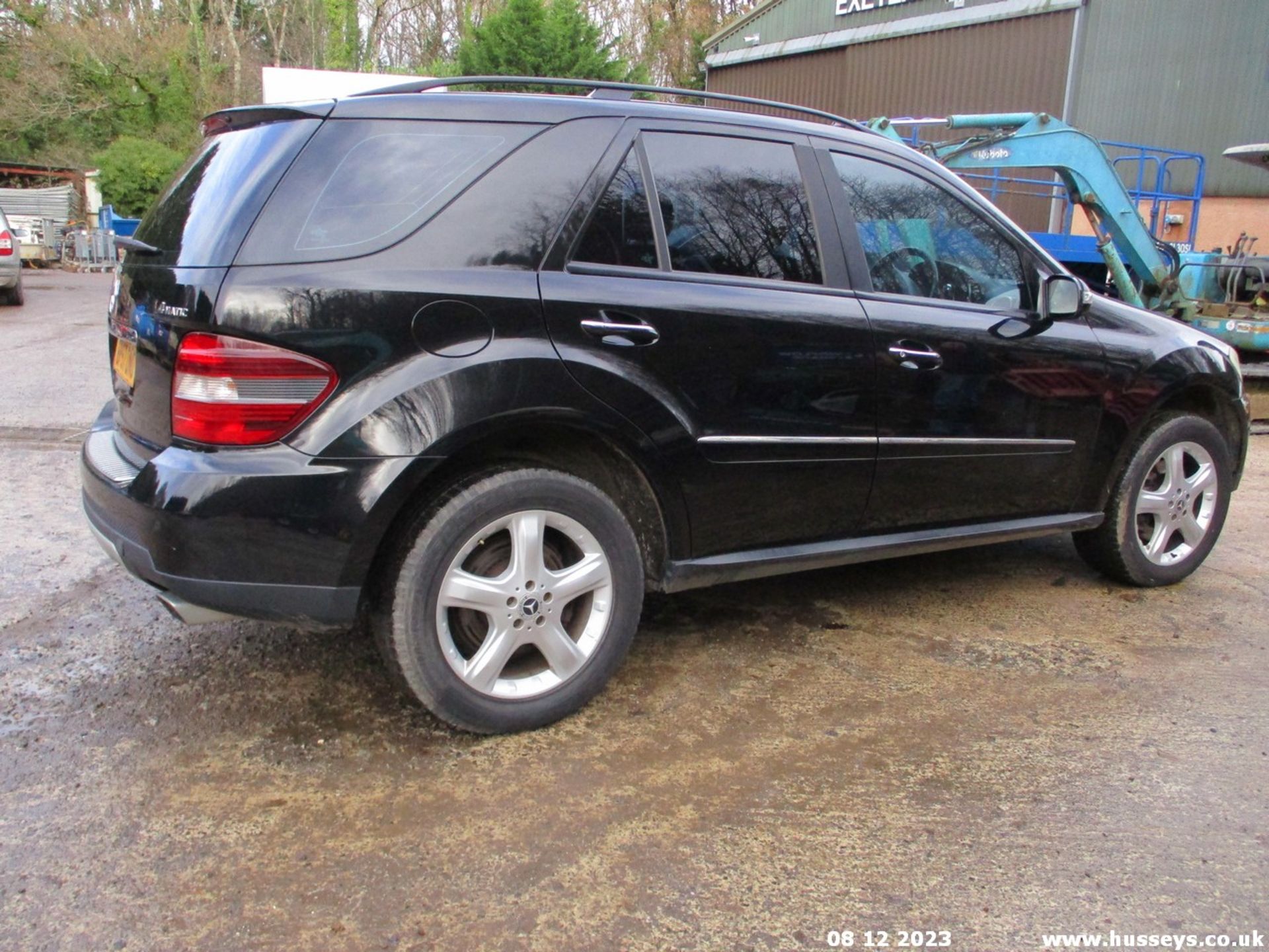 08/57 MERCEDES ML420 SPORT CDI 4-MATIC A - 3996cc 5dr Estate (Black) - Image 12 of 16