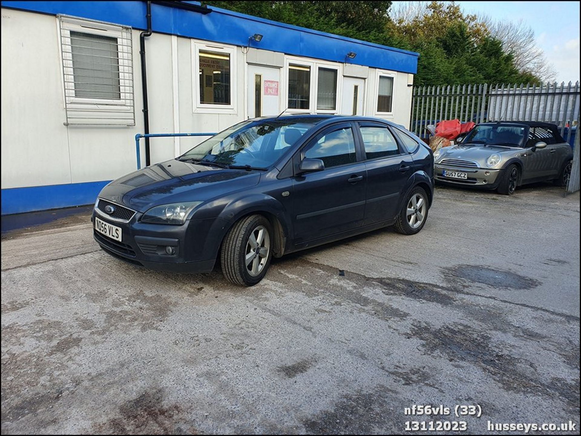 06/56 FORD FOCUS ZETEC CLIMATE - 1596cc 5dr Hatchback (Grey, 151k) - Image 34 of 35