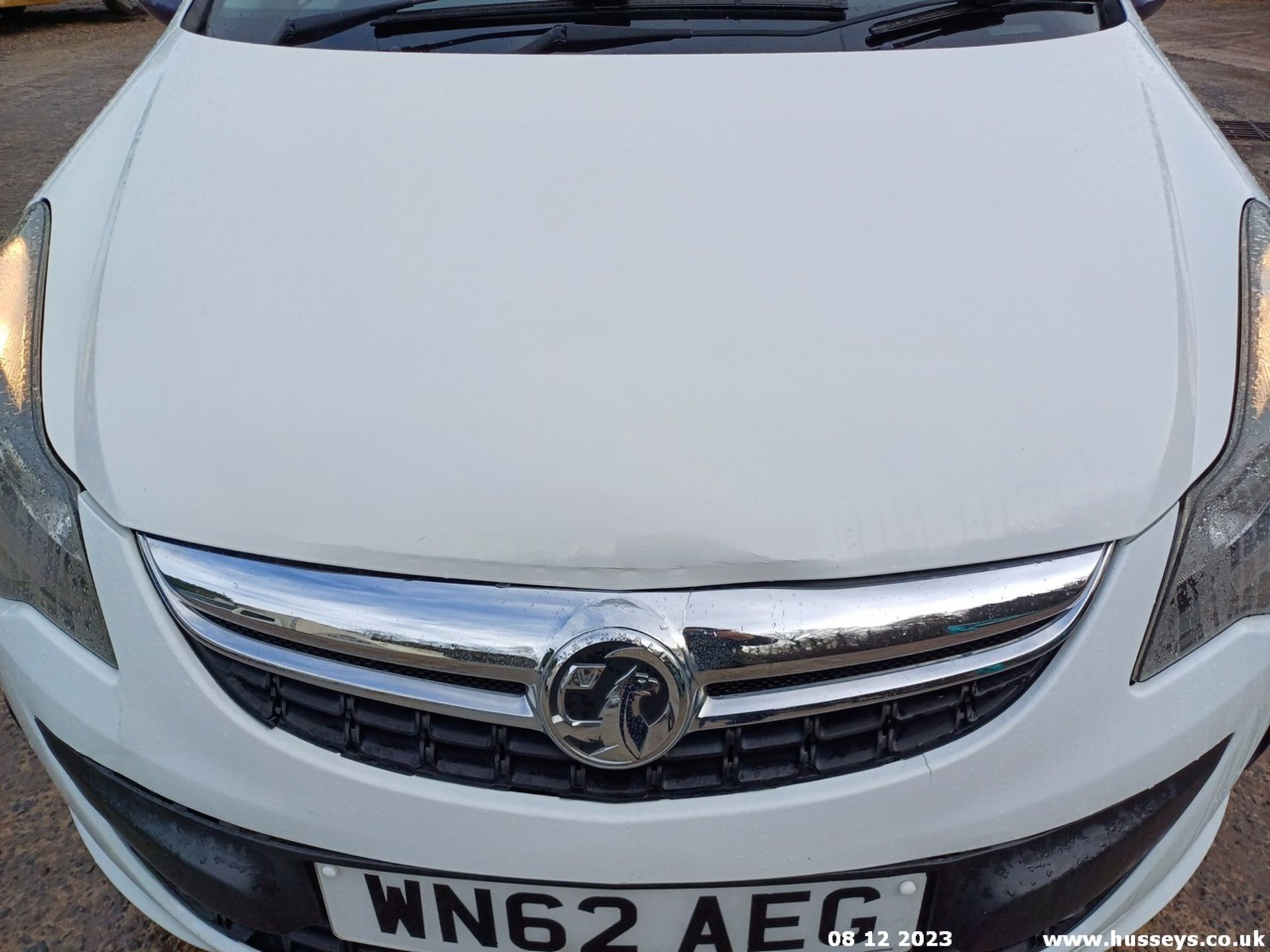 12/62 VAUXHALL CORSA LIMITED EDITION - 1229cc 3dr Hatchback (White, 58k) - Image 7 of 34