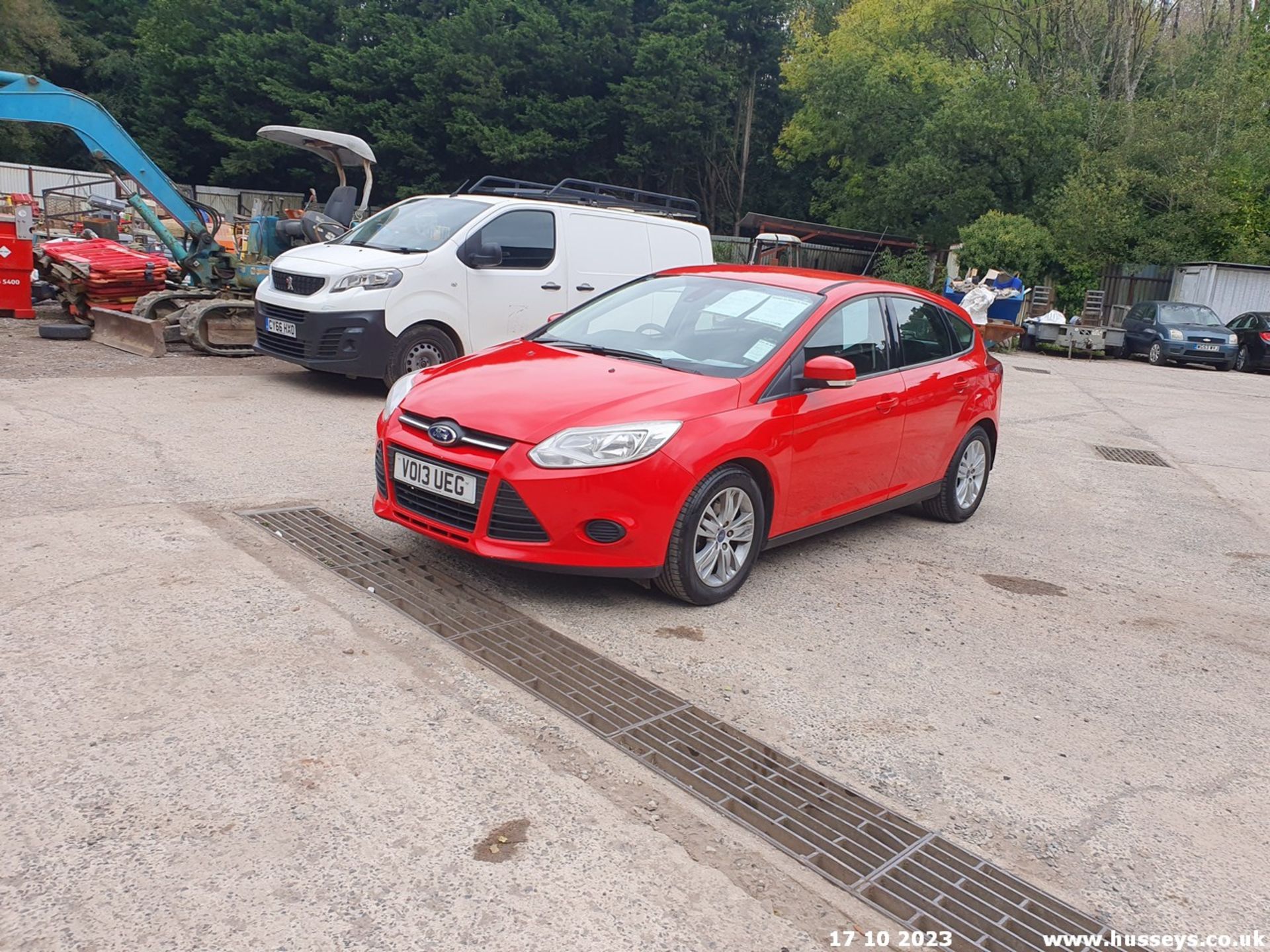 13/13 FORD FOCUS EDGE TDCI 115 - 1560cc 5dr Hatchback (Red, 186k) - Image 6 of 70