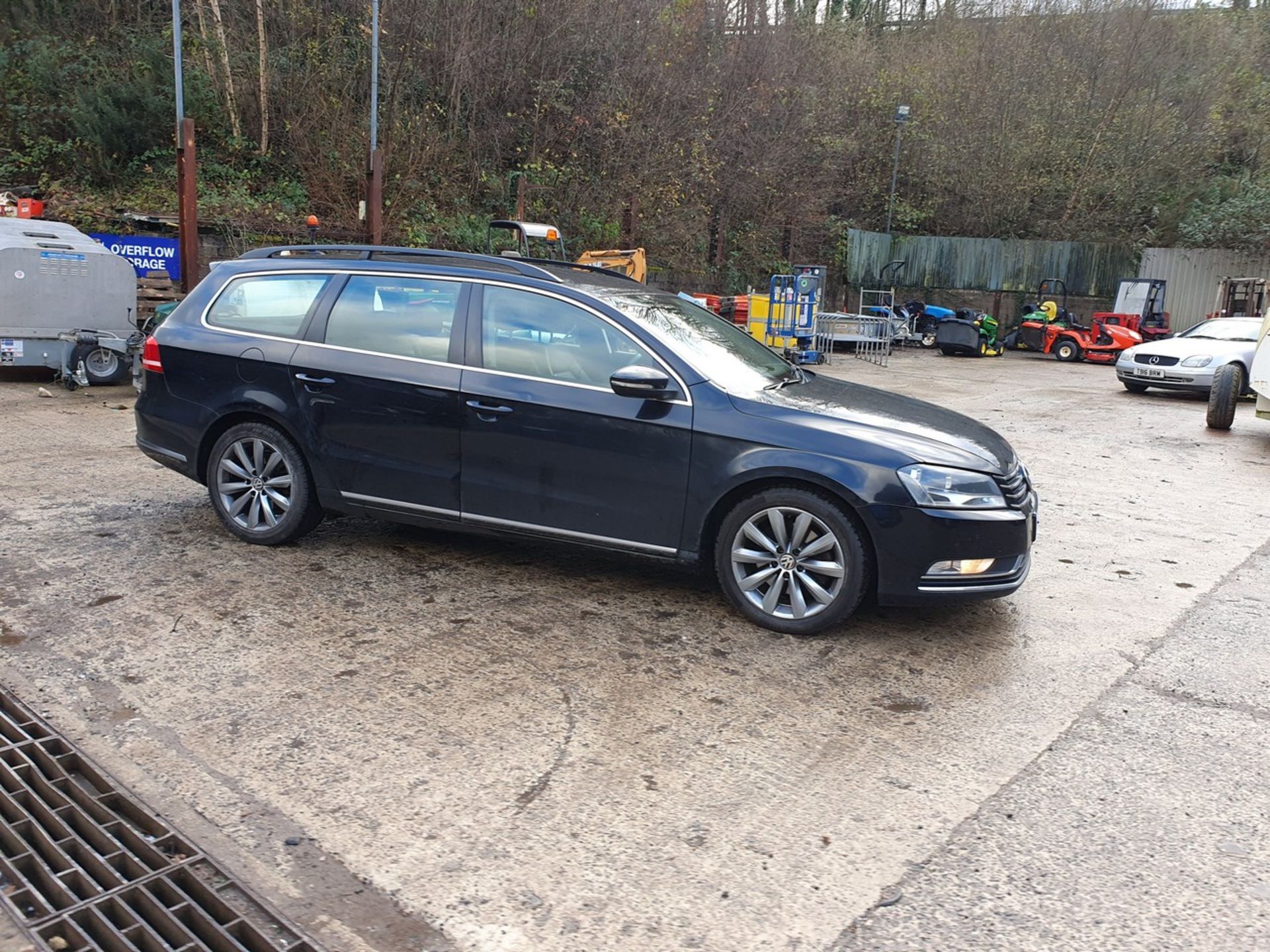 13/63 VOLKSWAGEN PASSAT HIGHLINE TDI BLUE - 1968cc 5dr Estate (Black, 111k) - Image 7 of 64