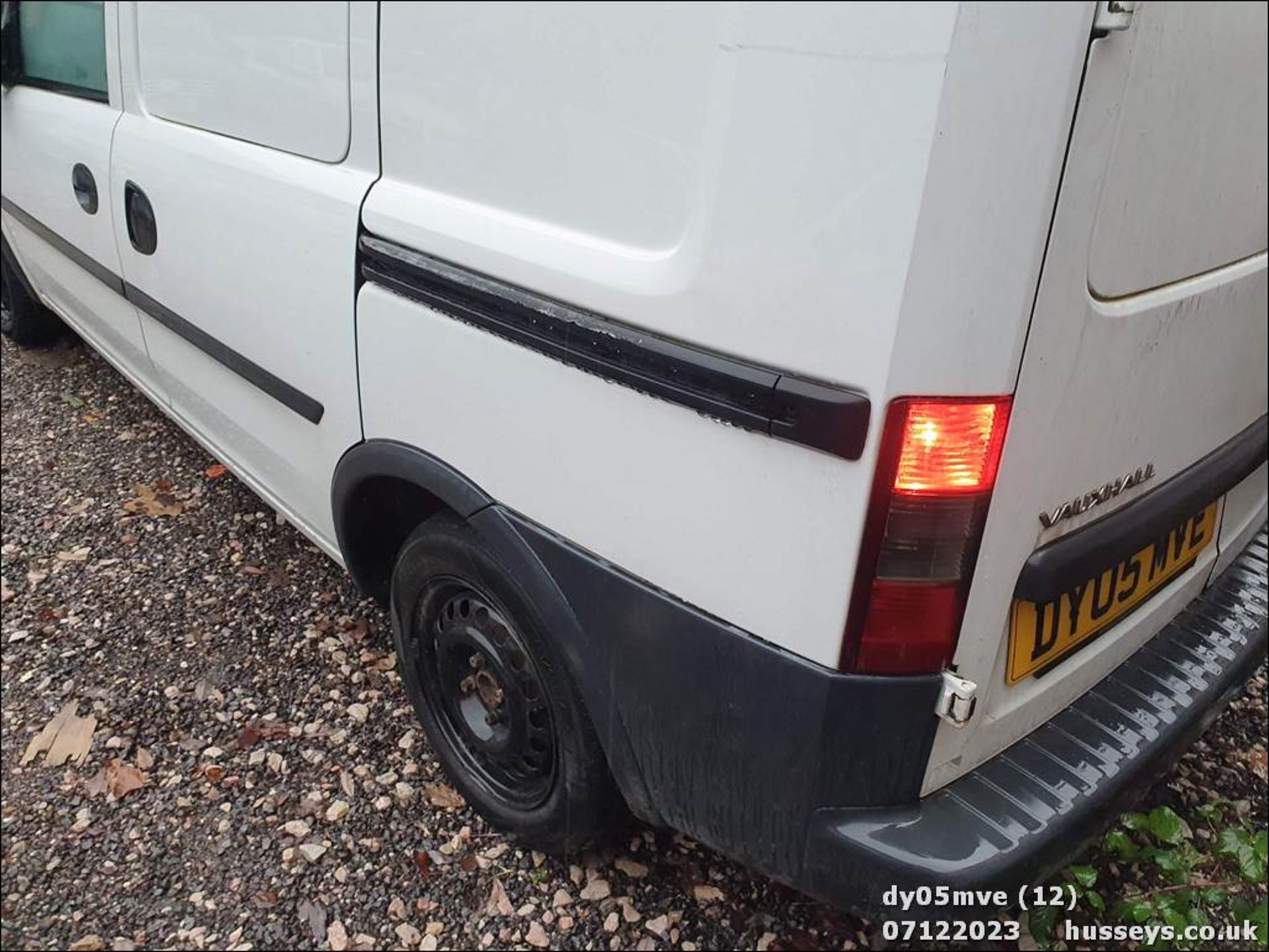 05/05 VAUXHALL COMBO 1700 CDTI 16V - 1248cc 5dr Van (White) - Image 13 of 19