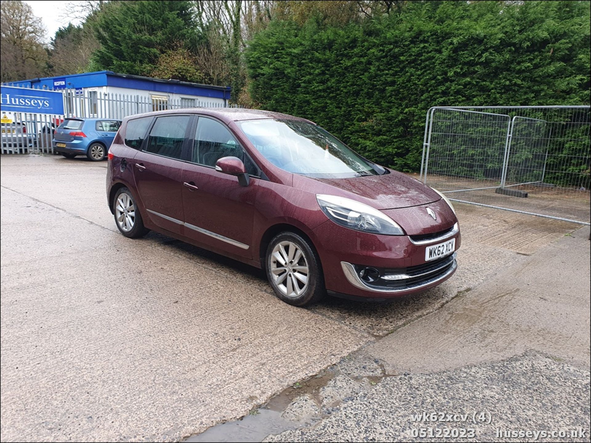 12/62 RENAULT G SCENIC D-QUETTLUXE NRG - 1598cc 5dr MPV (Red) - Image 5 of 53