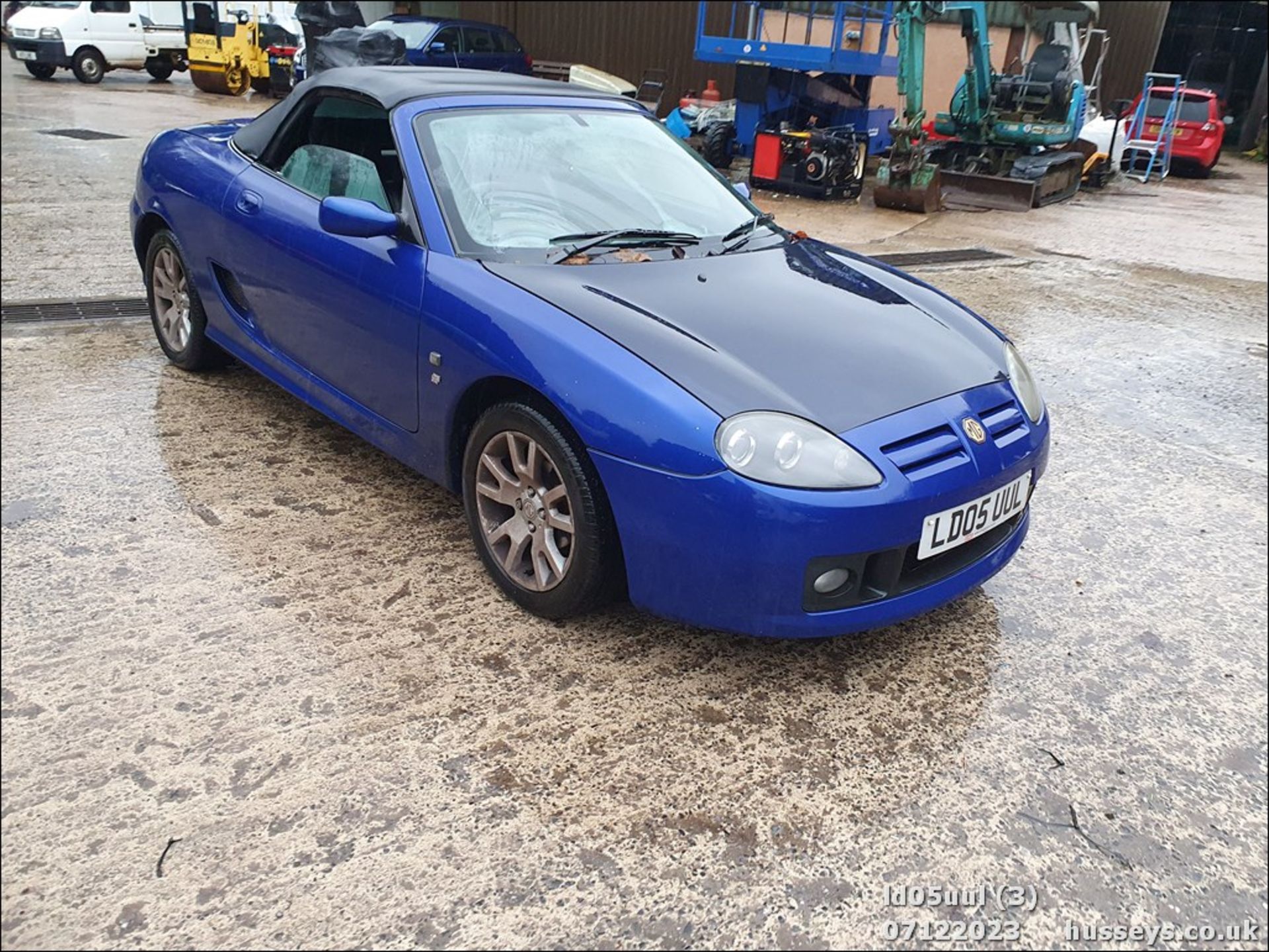 05/05 MG TF 135 - 1796cc 2dr Convertible (Blue) - Image 4 of 45