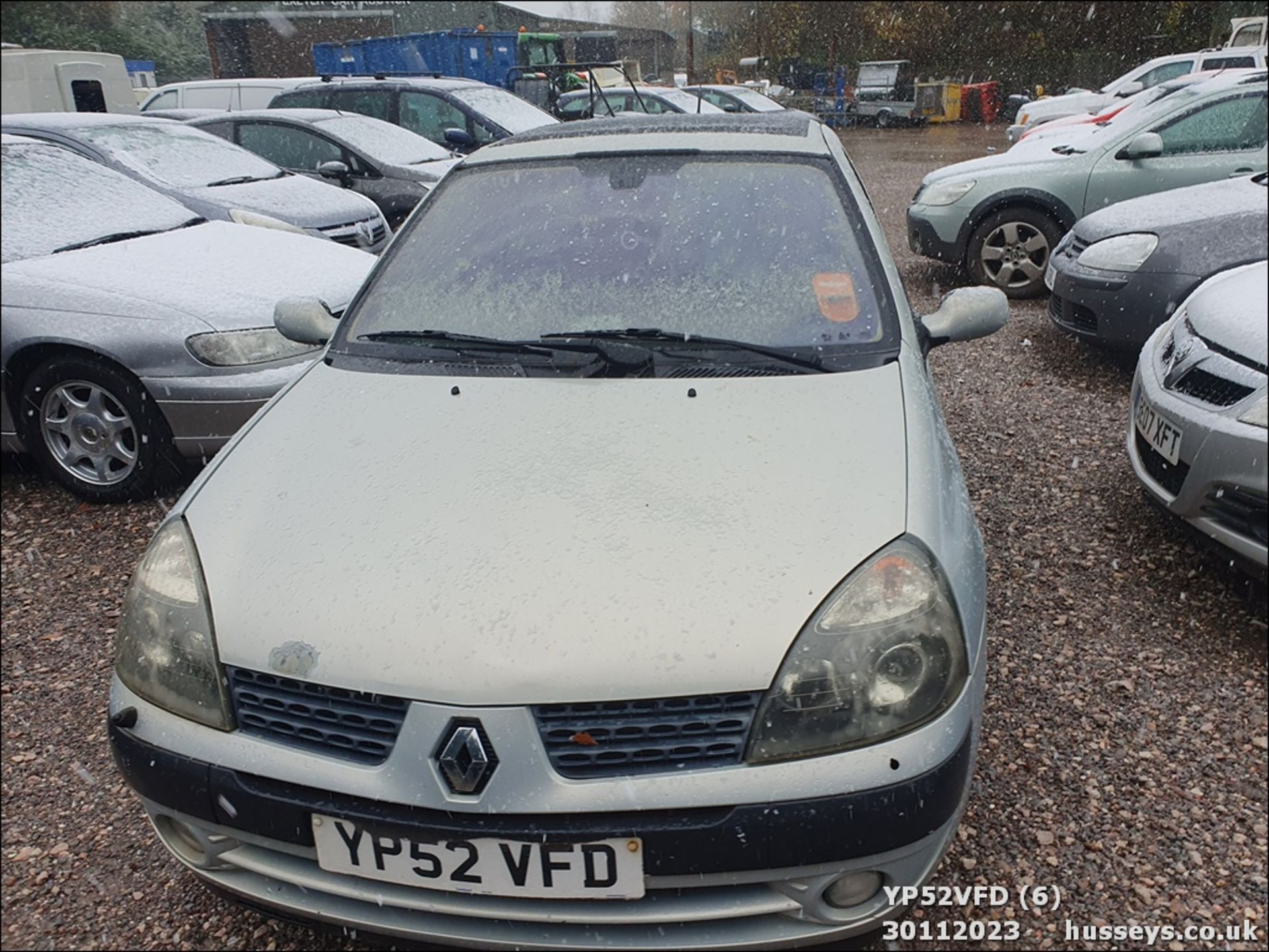 02/52 RENAULT CLIO INITIALE DCI - 1461cc 5dr Hatchback (Silver, 154k) - Image 7 of 48