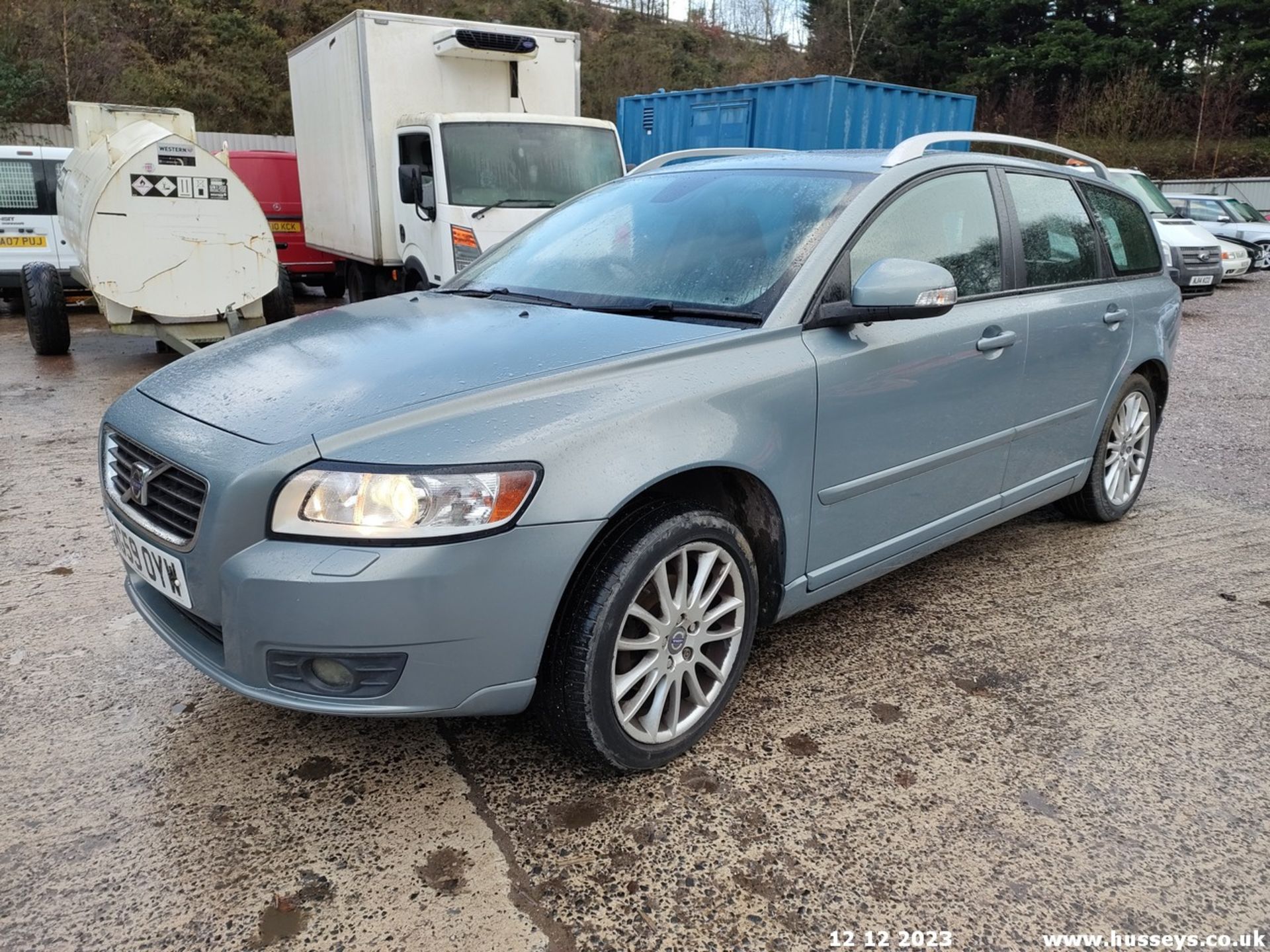 10/59 VOLVO V50 SE LUX D DRIVE - 1560cc 5dr Estate (Blue) - Image 9 of 41