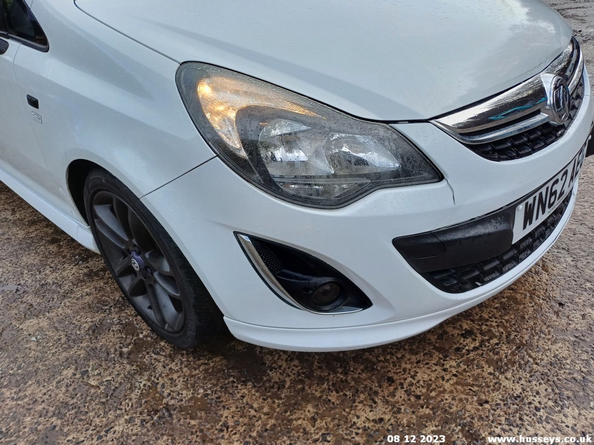 12/62 VAUXHALL CORSA LIMITED EDITION - 1229cc 3dr Hatchback (White, 58k) - Image 4 of 34